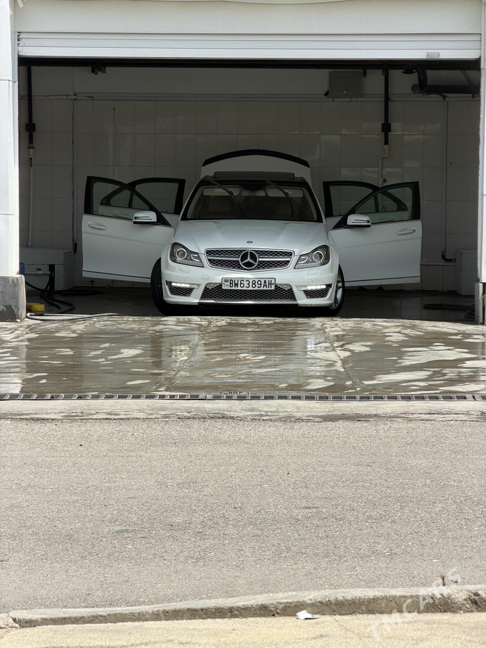 Mercedes-Benz C300 2010 - 210 000 TMT - Änew - img 1