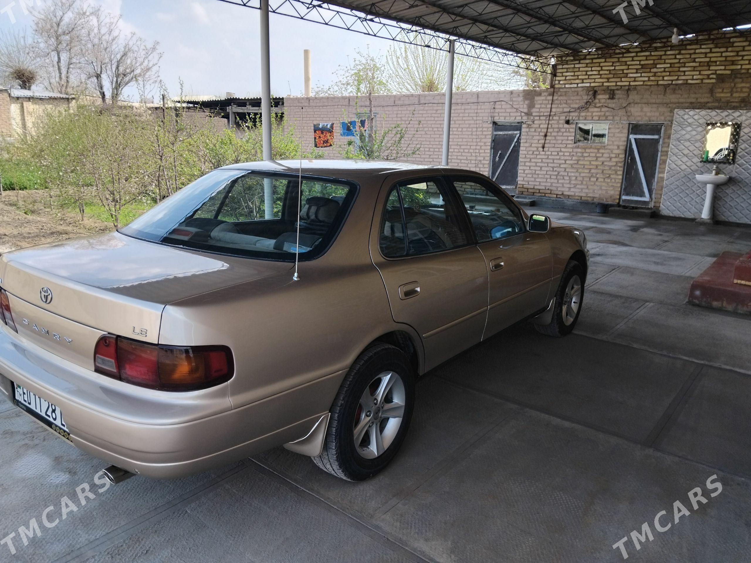 Toyota Camry 1995 - 106 000 TMT - Керки - img 1