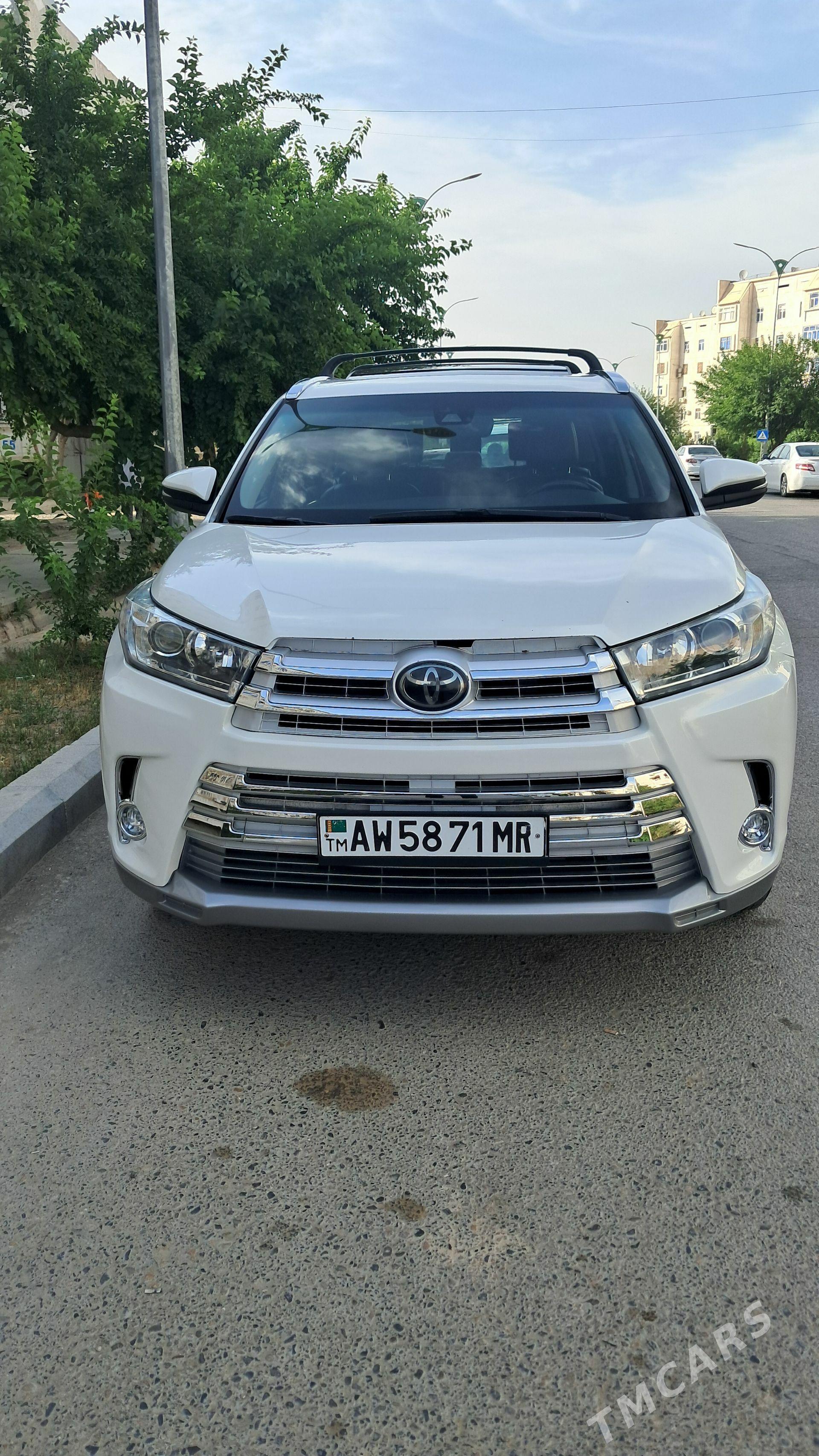 Toyota Highlander 2019 - 480 000 TMT - Мары - img 1