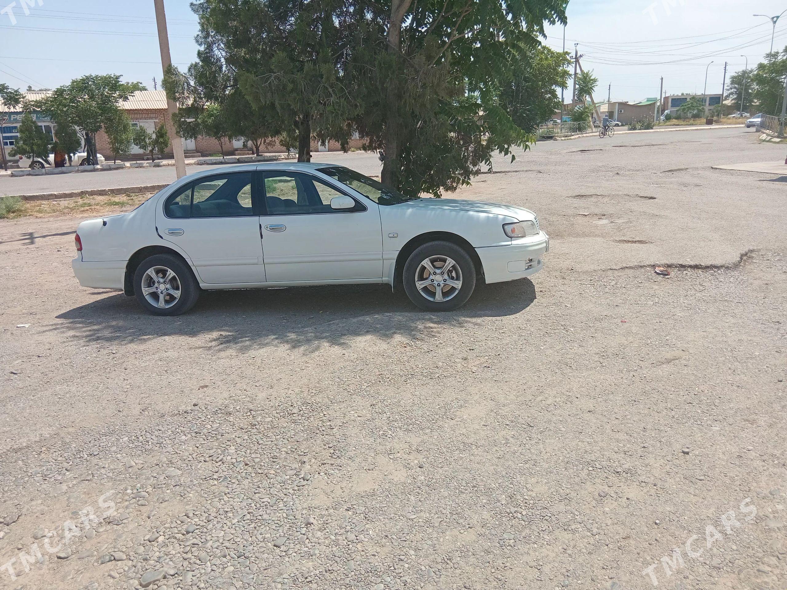 Nissan Maxima 1998 - 65 000 TMT - Серахс - img 1