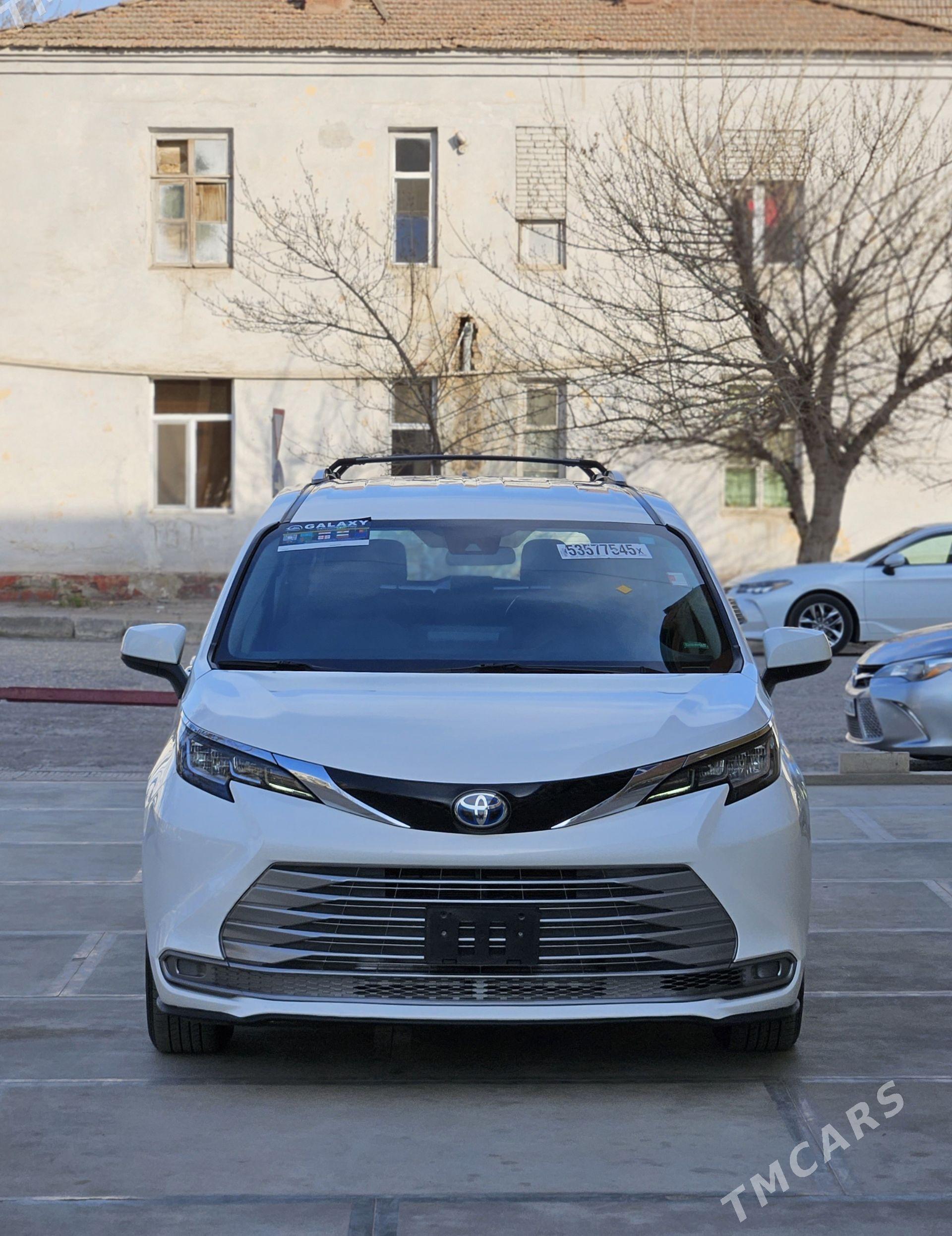 Toyota Sienna 2021 - 517 000 TMT - Мары - img 1
