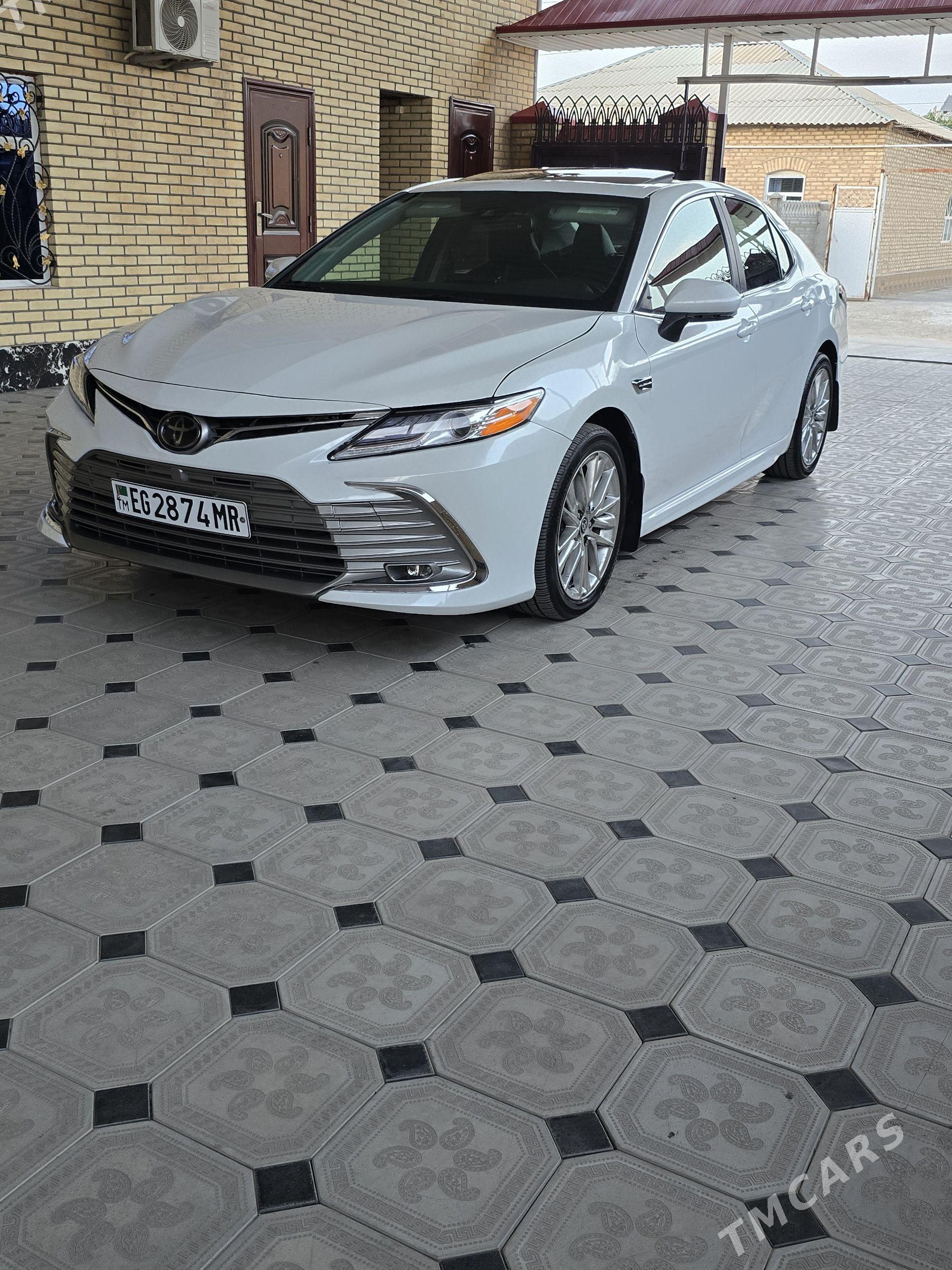 Toyota Camry 2023 - 420 000 TMT - Мары - img 1