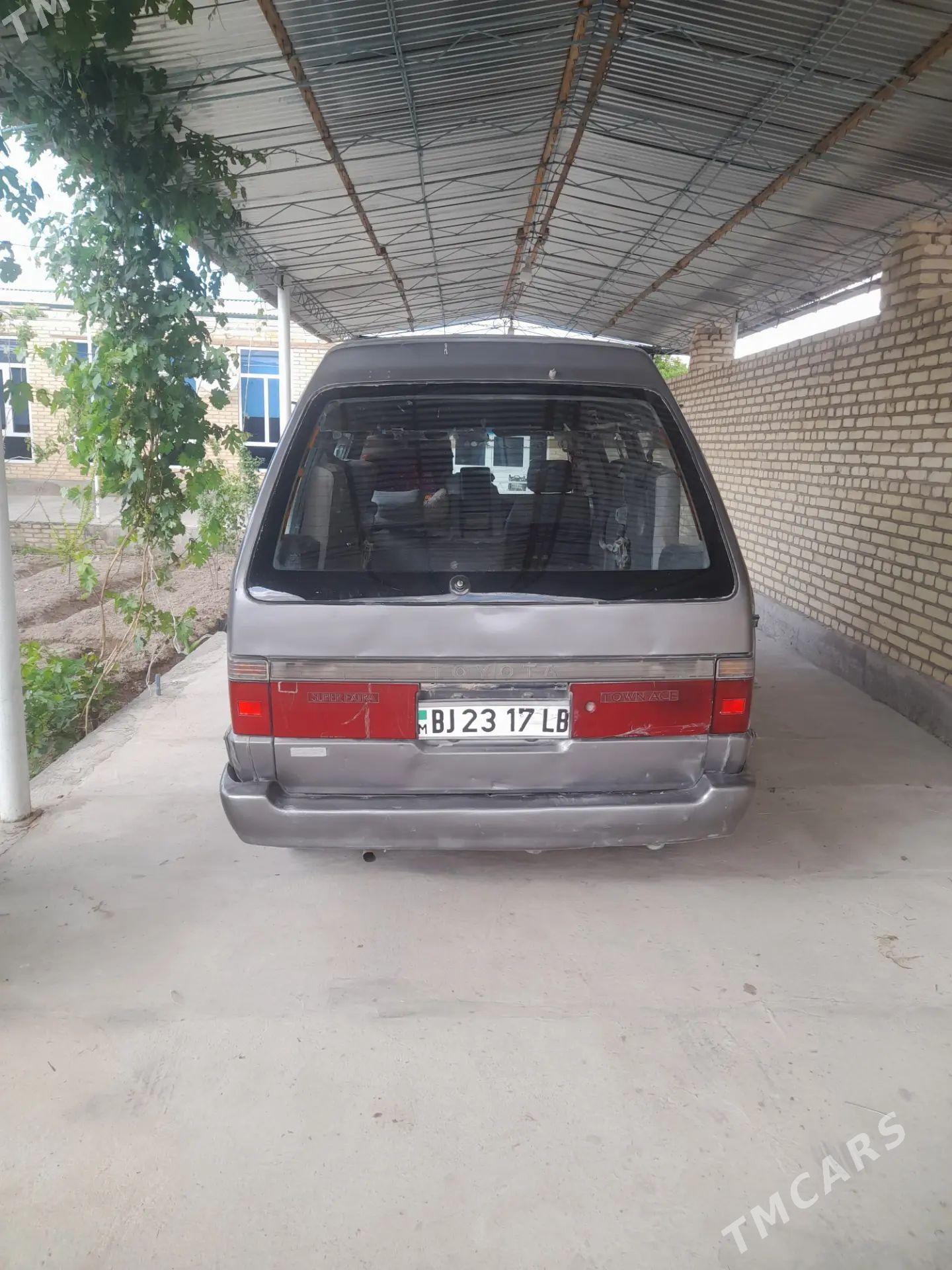 Toyota Town Ace 1990 - 30 000 TMT - Dänew - img 1