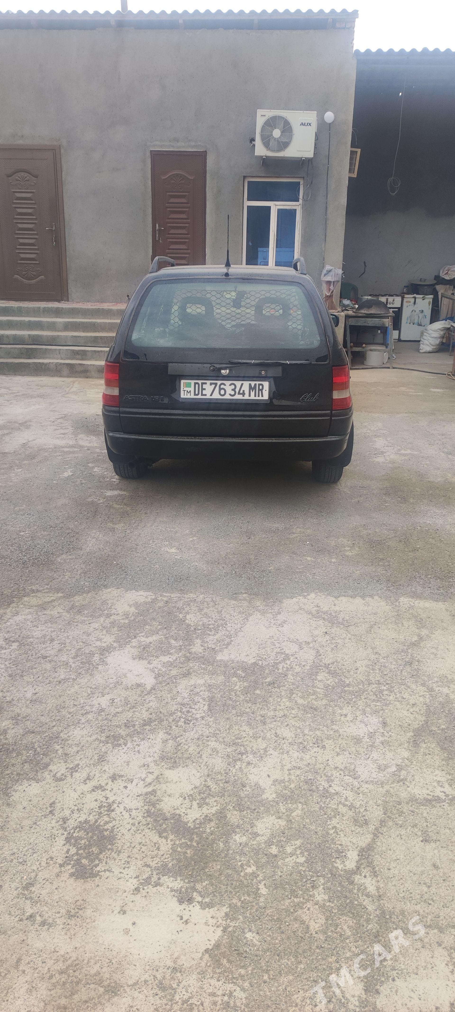 Opel Astra 1993 - 44 000 TMT - Мары - img 1