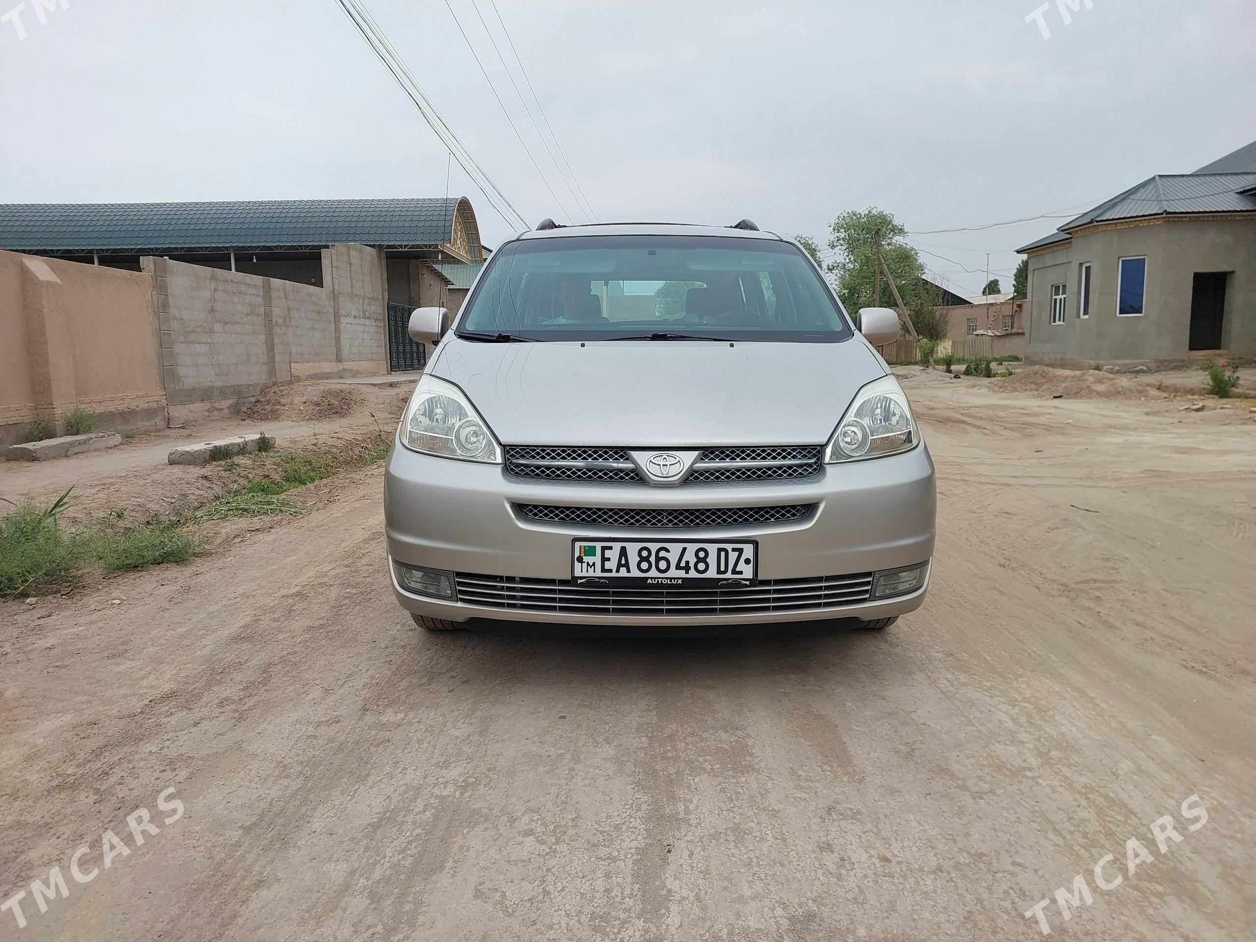 Toyota Sienna 2004 - 310 000 TMT - Кёнеургенч - img 1