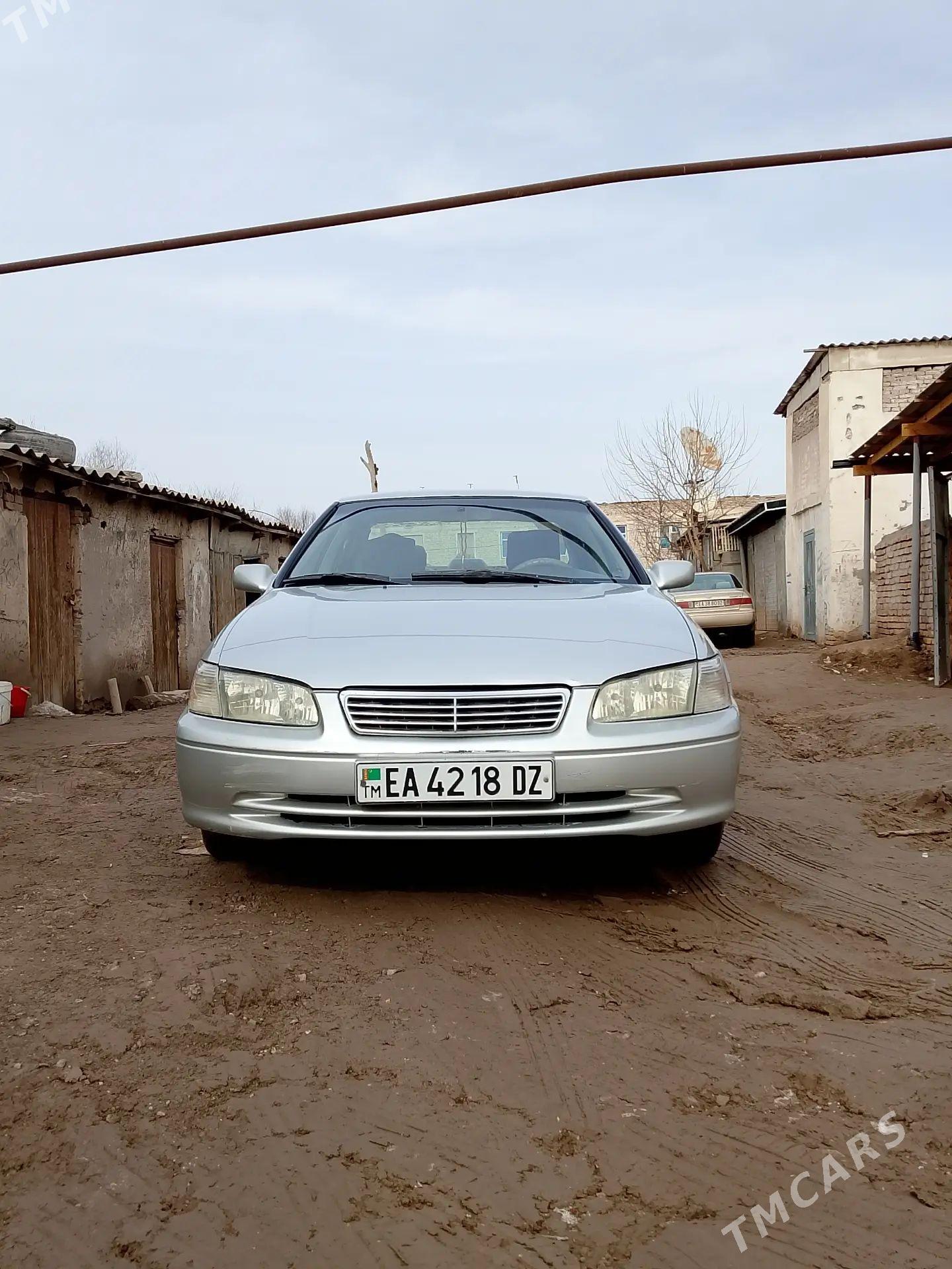 Toyota Camry 2000 - 150 000 TMT - Кёнеургенч - img 1