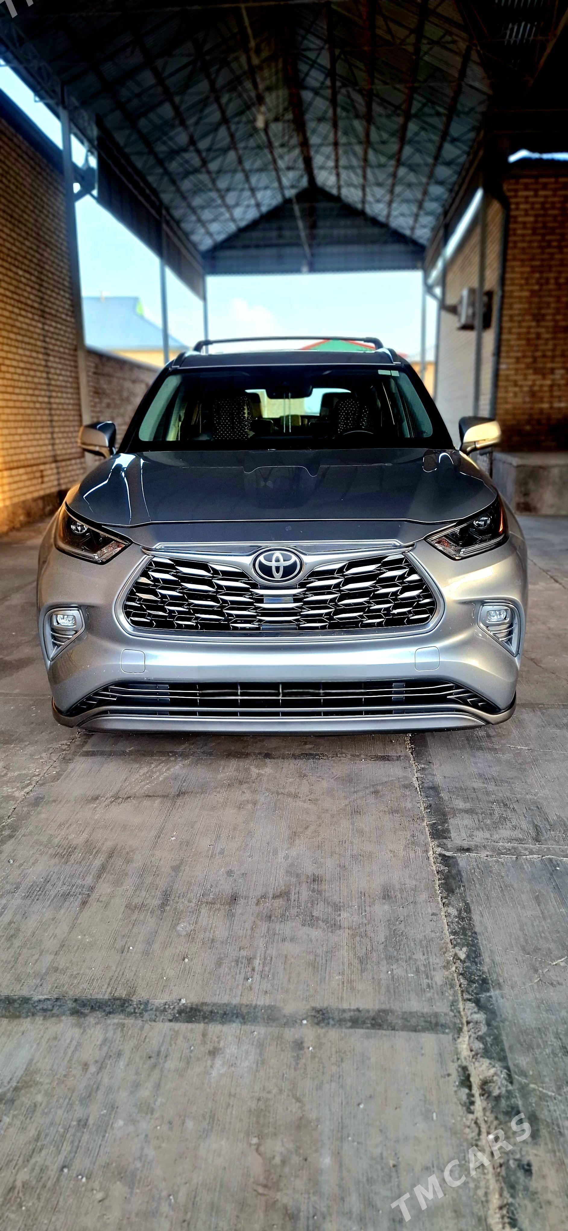 Toyota Highlander 2022 - 700 000 TMT - Baýramaly - img 1
