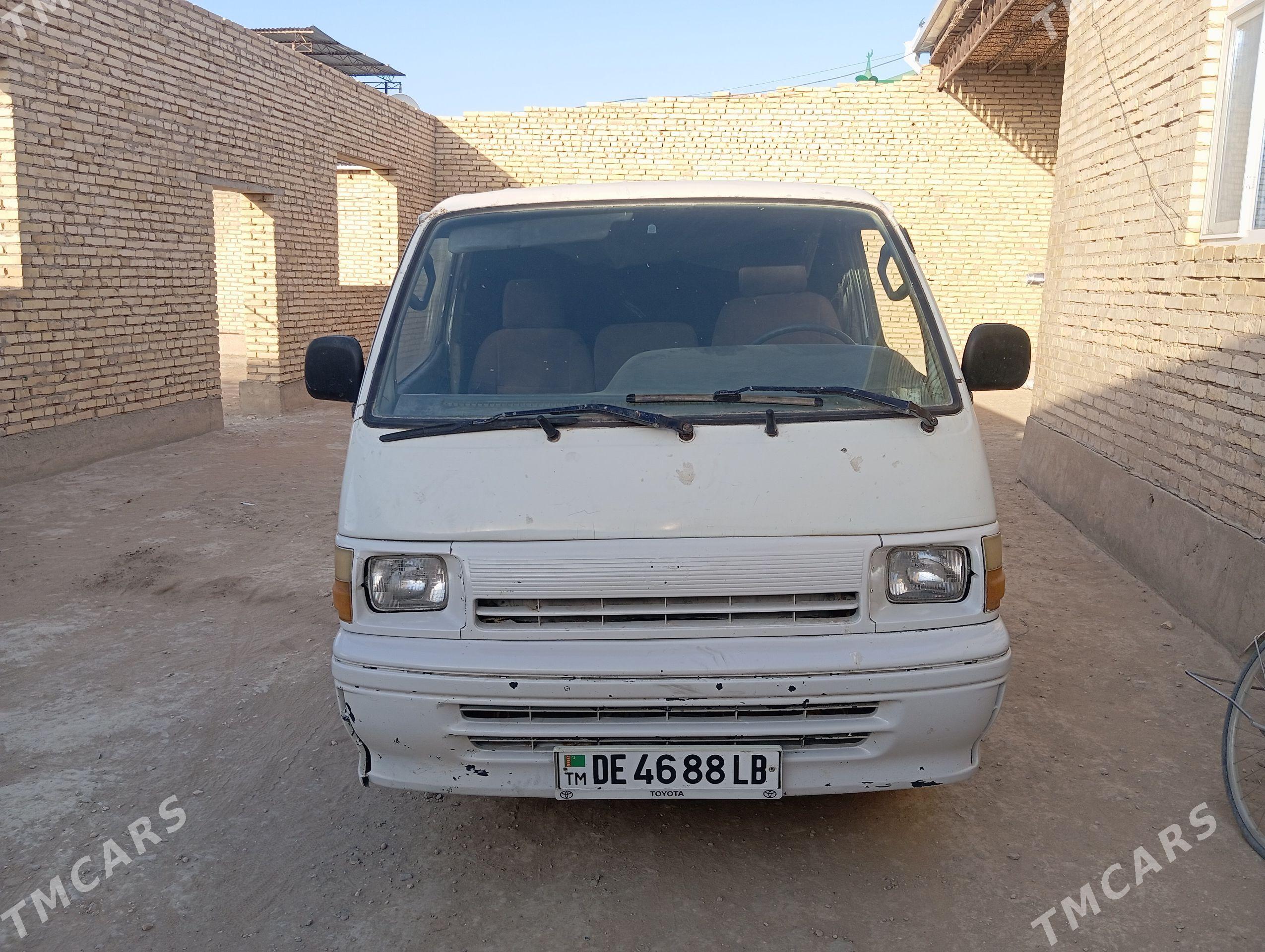 Toyota Hiace 1995 - 50 000 TMT - Darganata - img 1