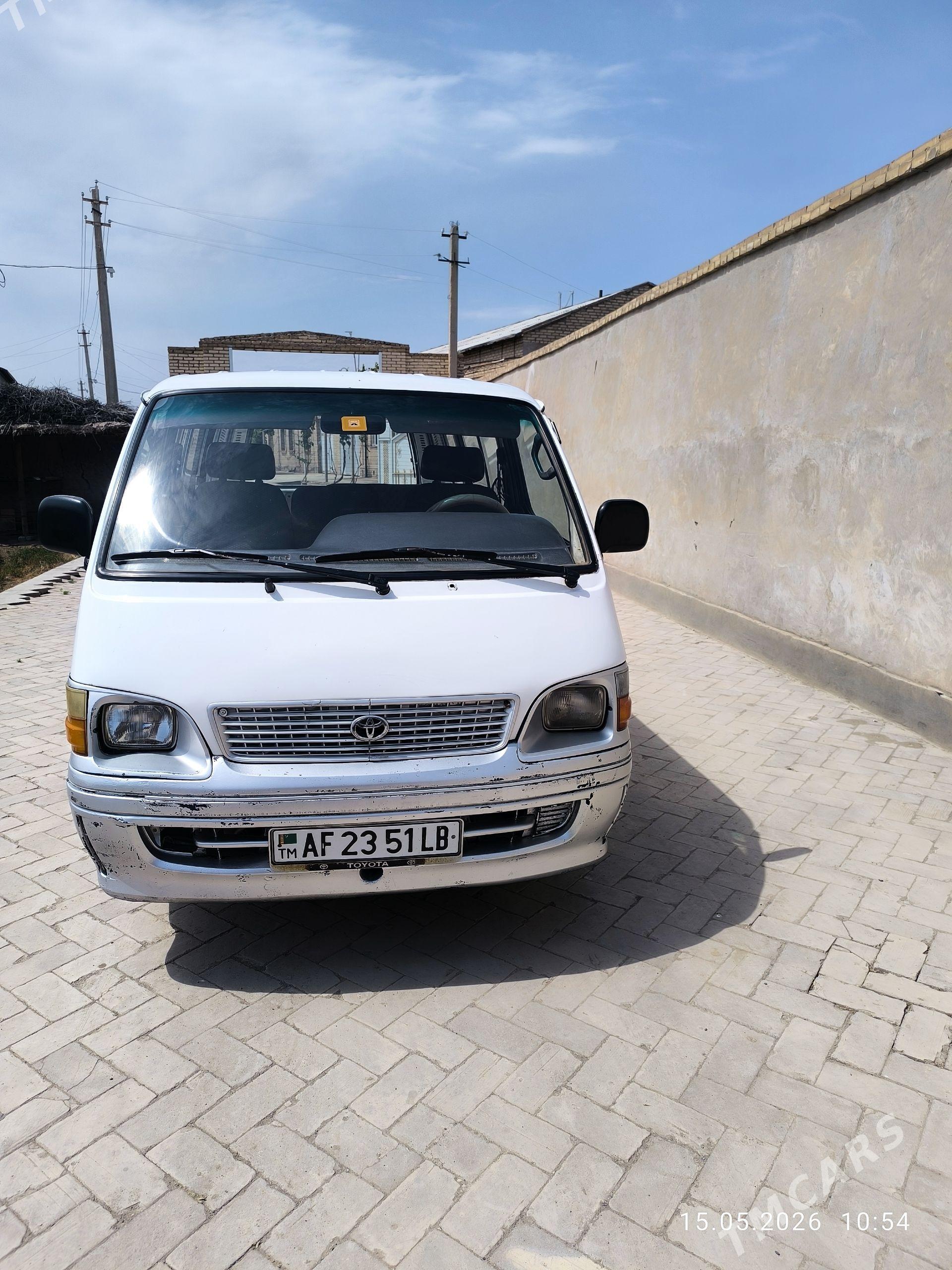 Toyota Hiace 1999 - 100 000 TMT - Halaç - img 1