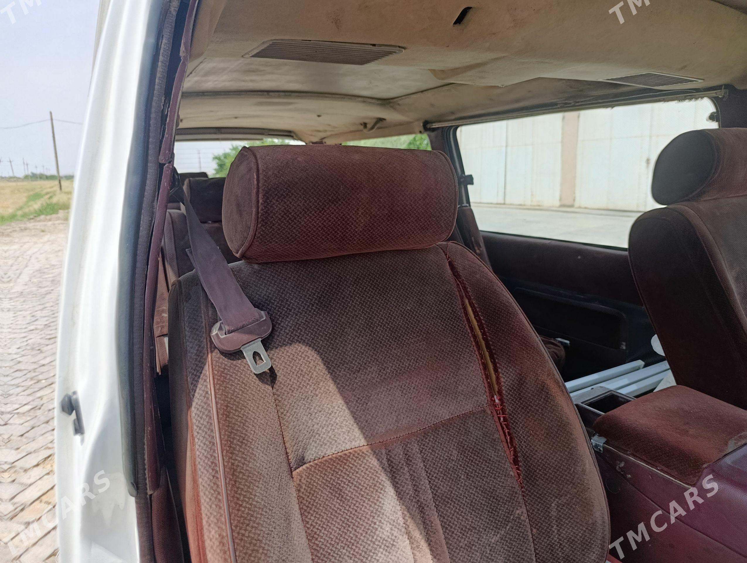 Toyota Hiace 1990 - 80 000 TMT - Ýolöten - img 1