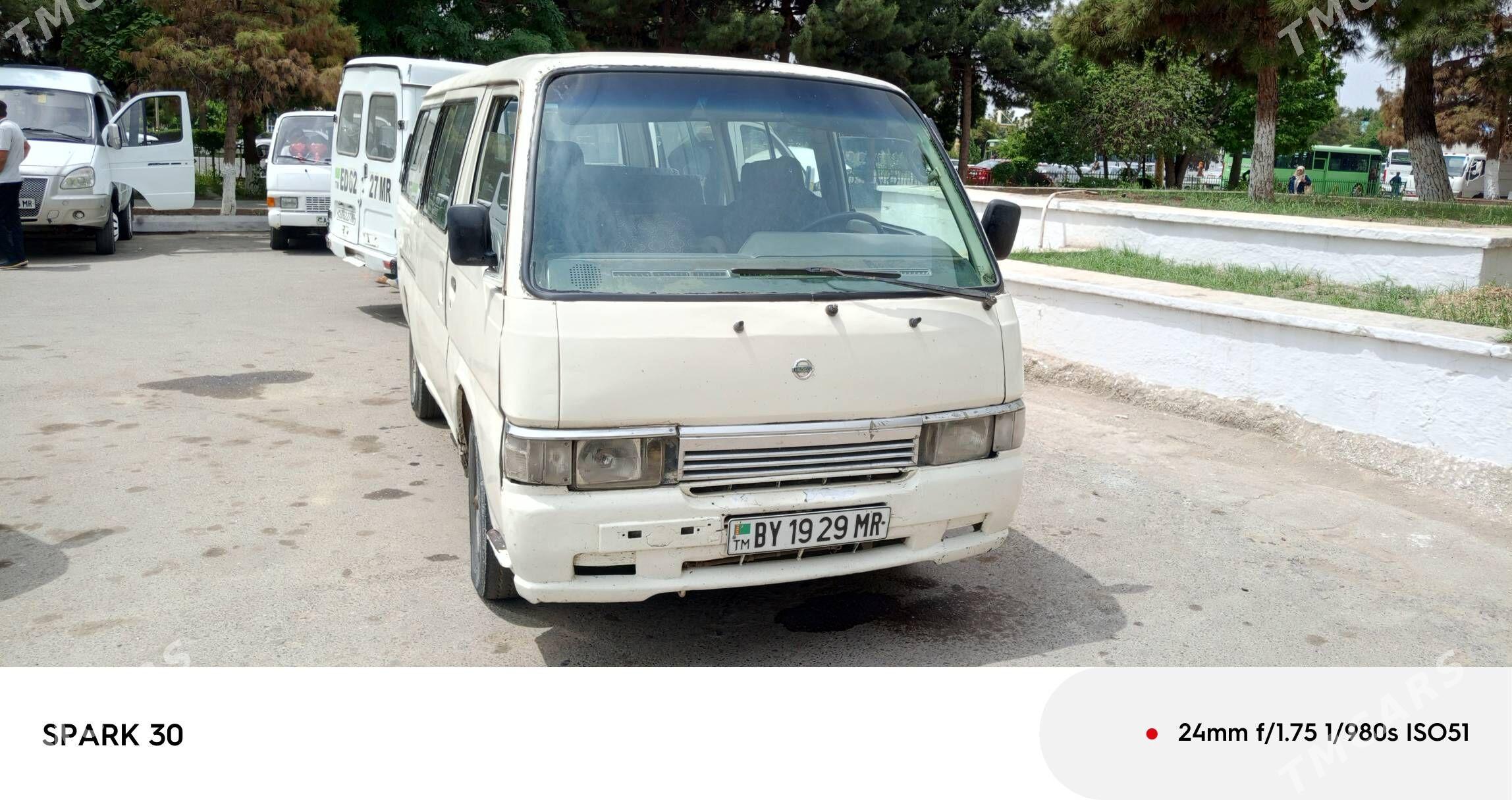 Nissan Urvan 1998 - 45 000 TMT - Мургап - img 1