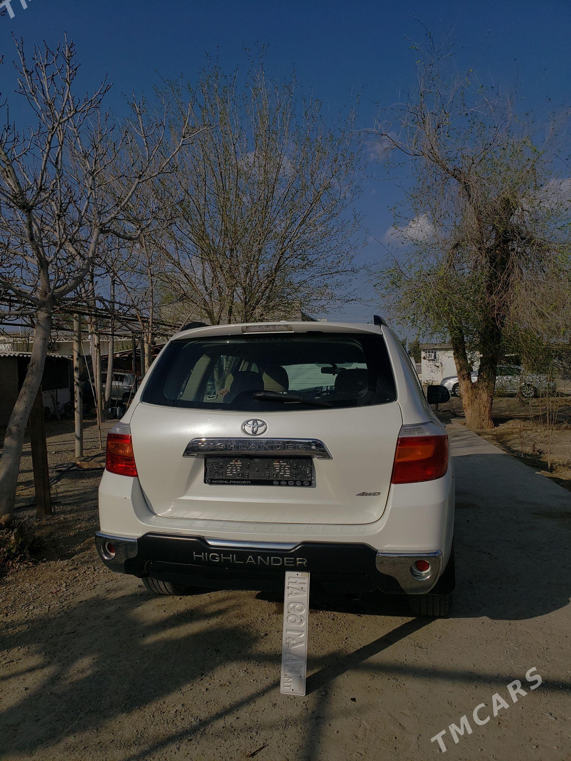 Toyota Highlander 2010 - 375 000 TMT - Бахарден - img 1