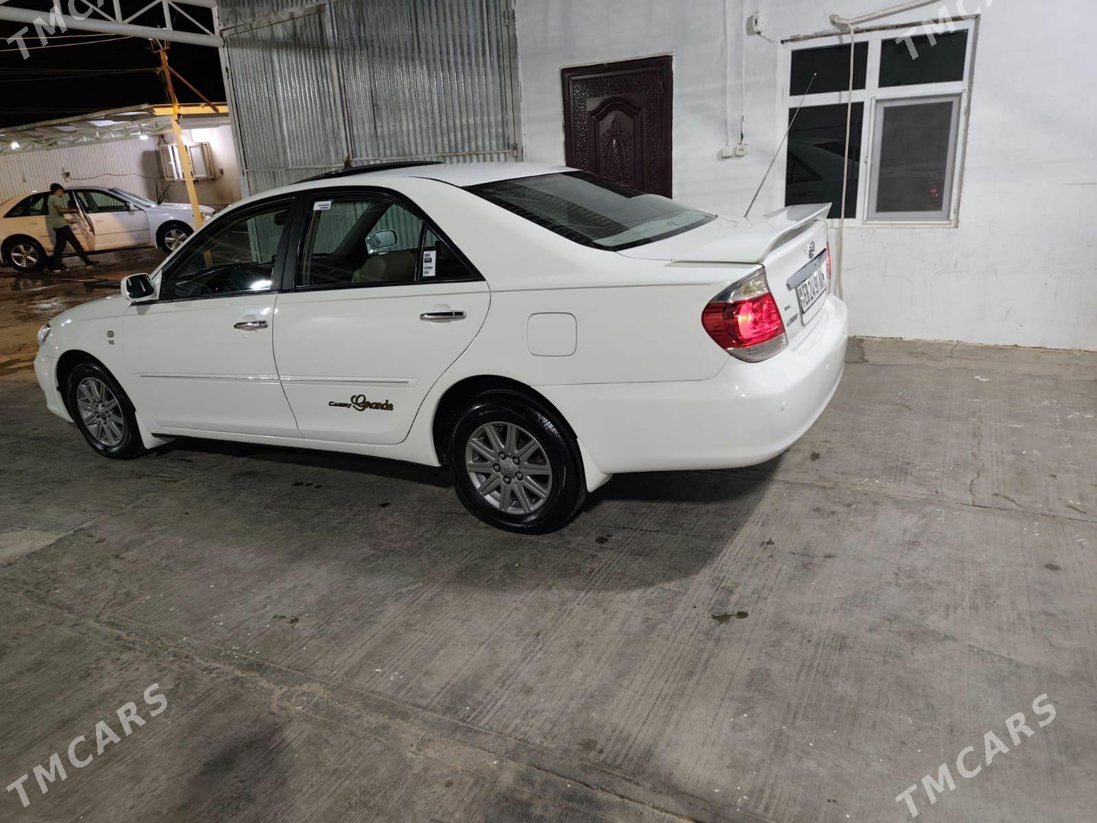 Toyota Camry 2004 - 270 000 TMT - Серахс - img 1