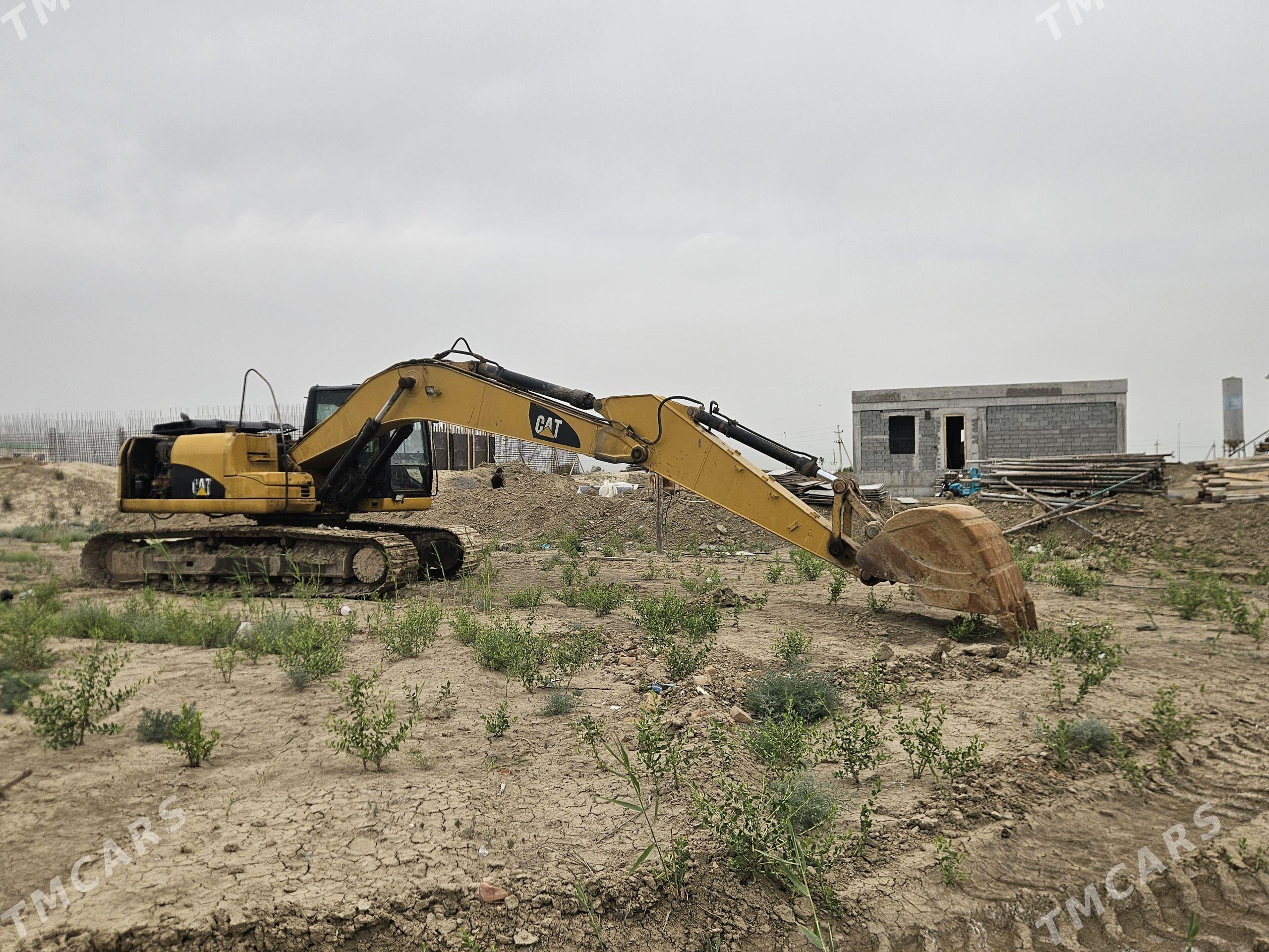Caterpillar 320 Series 2009 - 600 000 TMT - Гёкдепе - img 1