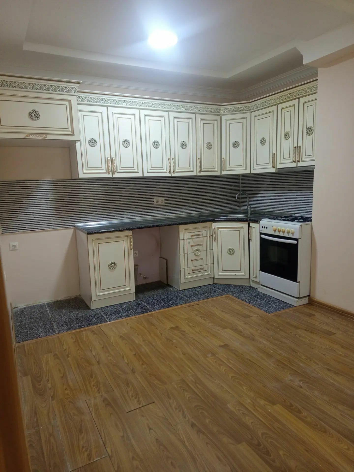 MIR 4 ARKACKA 3+1 KOM DUBLEKS - Parahat 4 - img 1