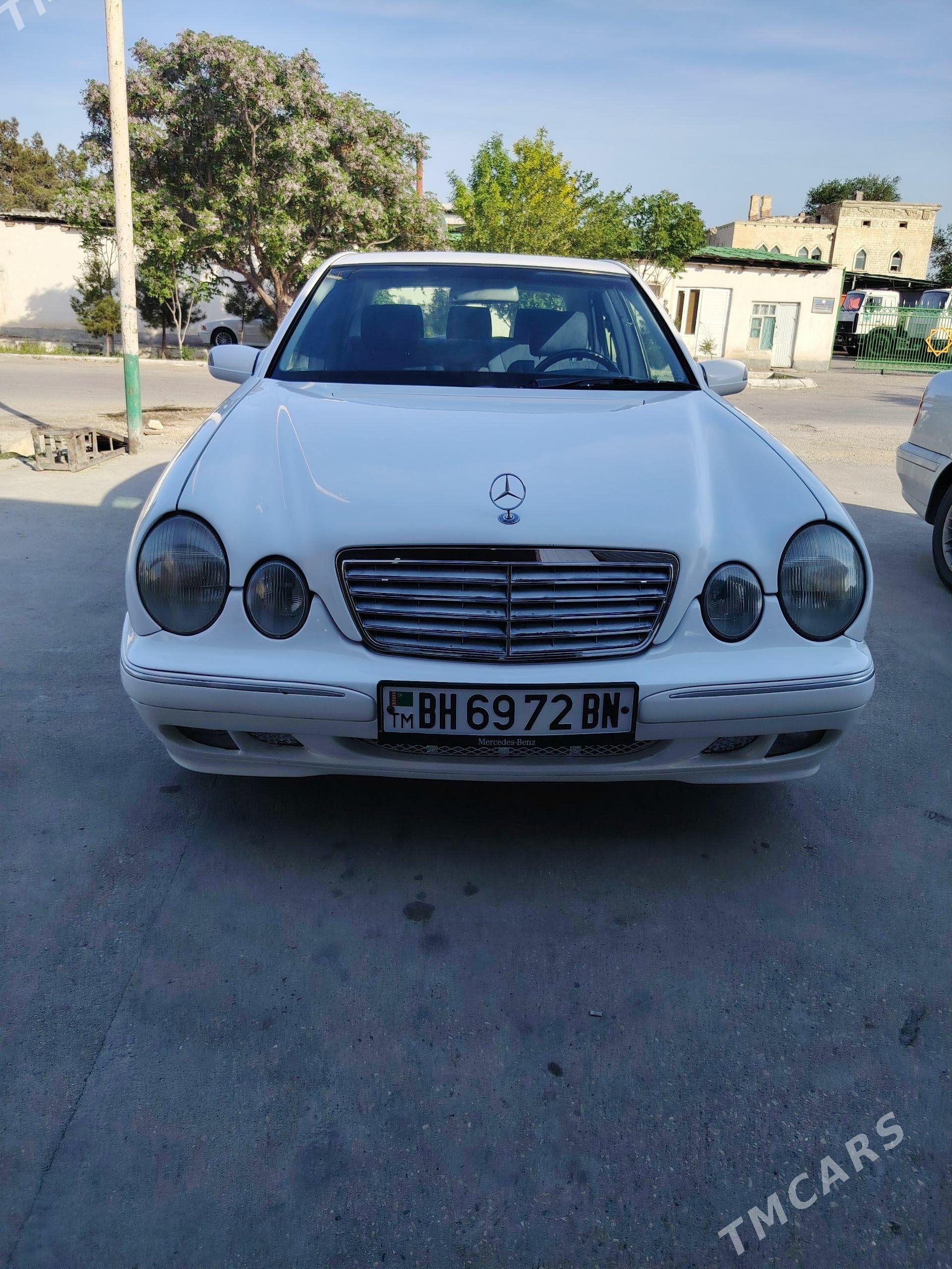 Mercedes-Benz C320 2000 - 103 000 TMT - Balkanabat - img 1