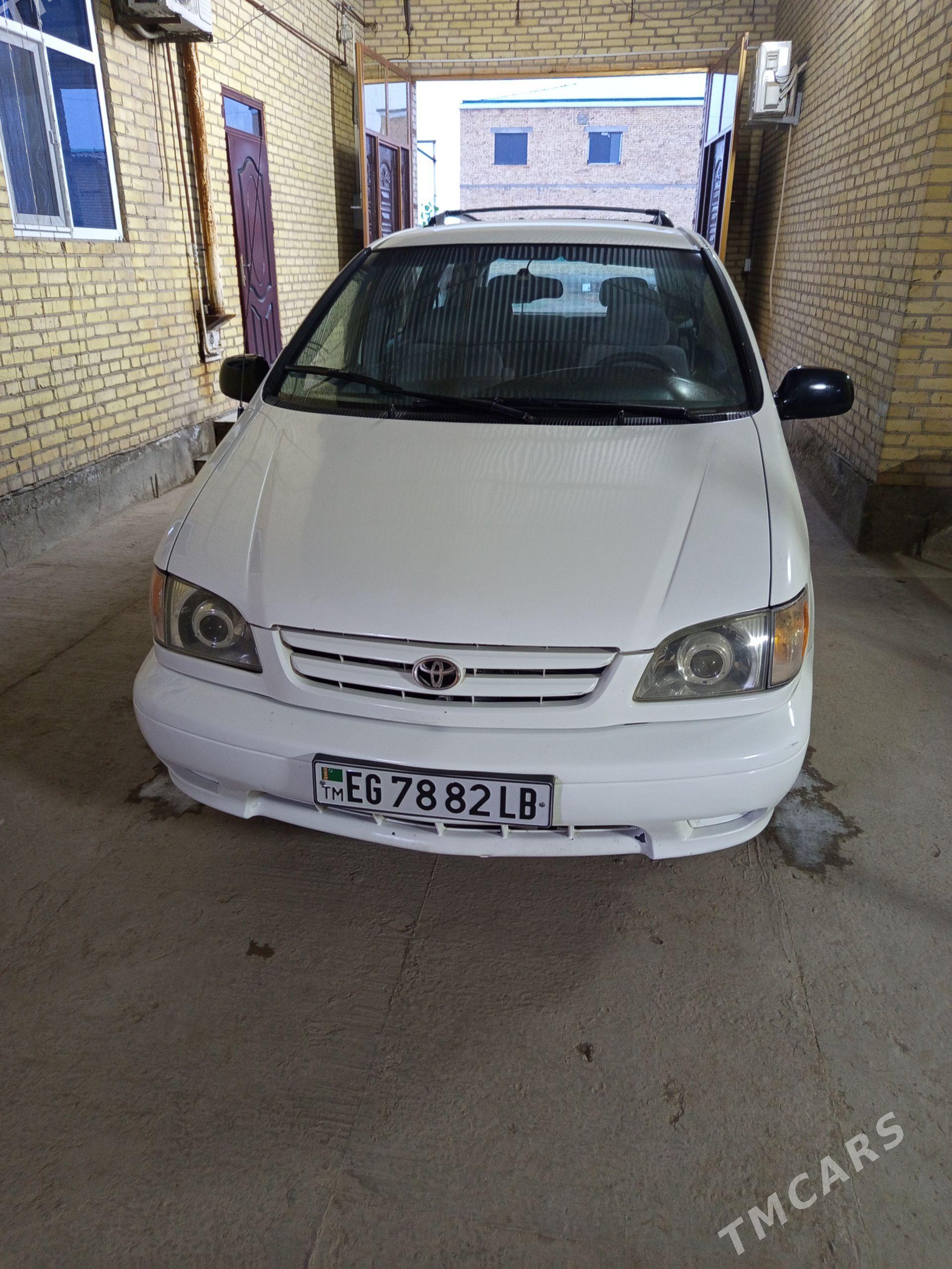 Toyota Sienna 2003 - 200 000 TMT - Dänew - img 1