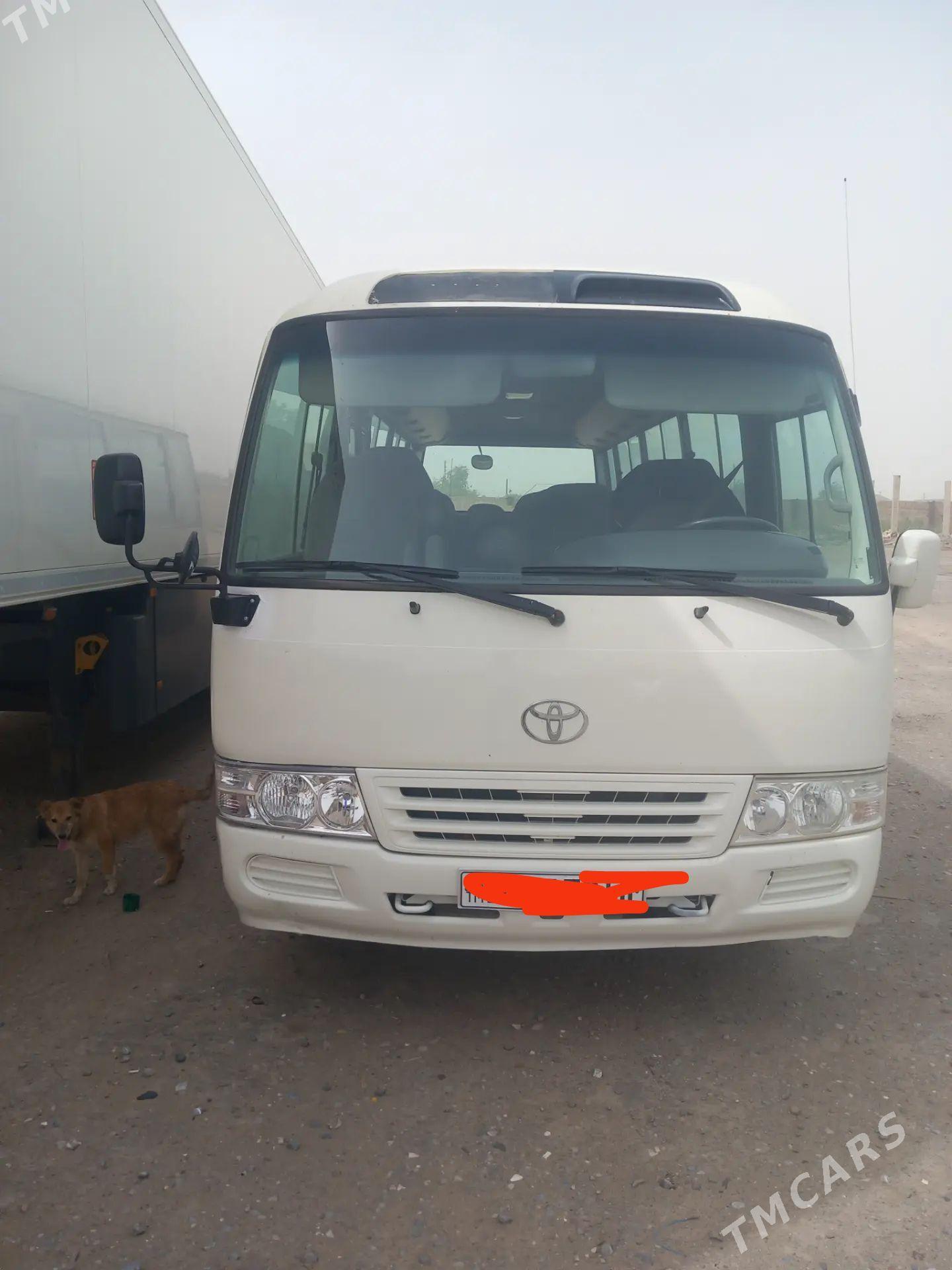 Toyota Coaster 2015 - 610 000 TMT - Туркменабат - img 1