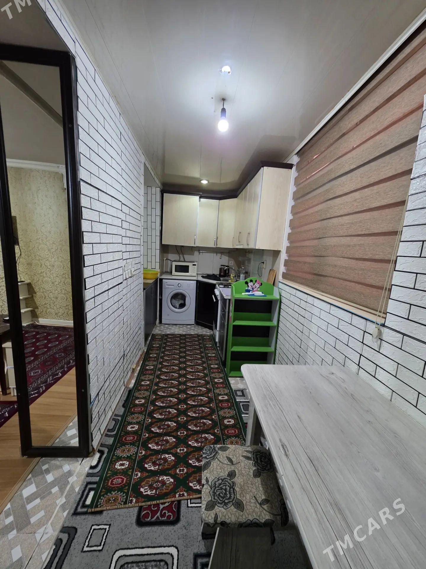 Гостинка, 5мкр. 3/2 этаж. 40м² - 5 мкр - img 1