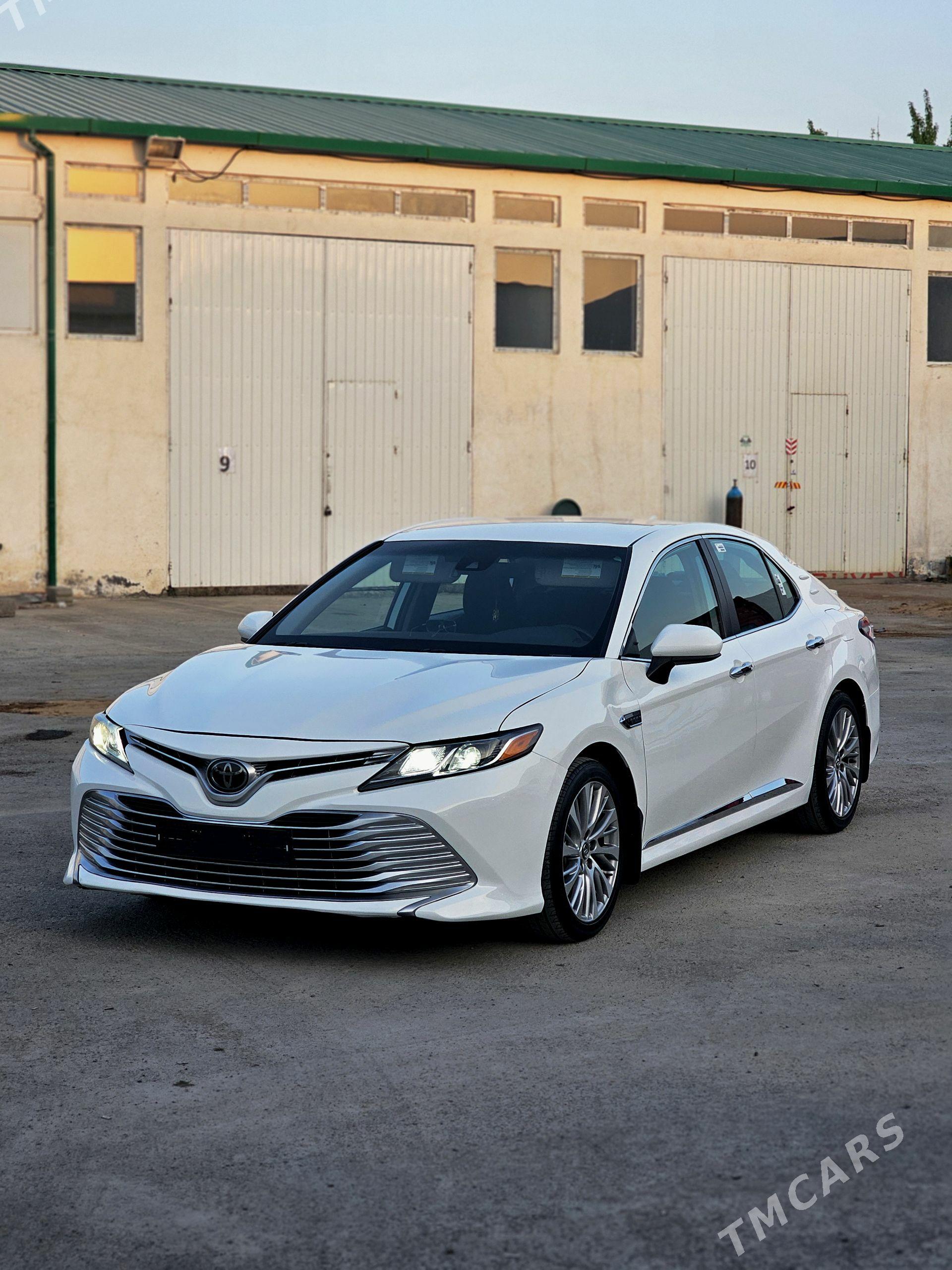Toyota Camry 2020 - 320 000 TMT - Бузмеин - img 1