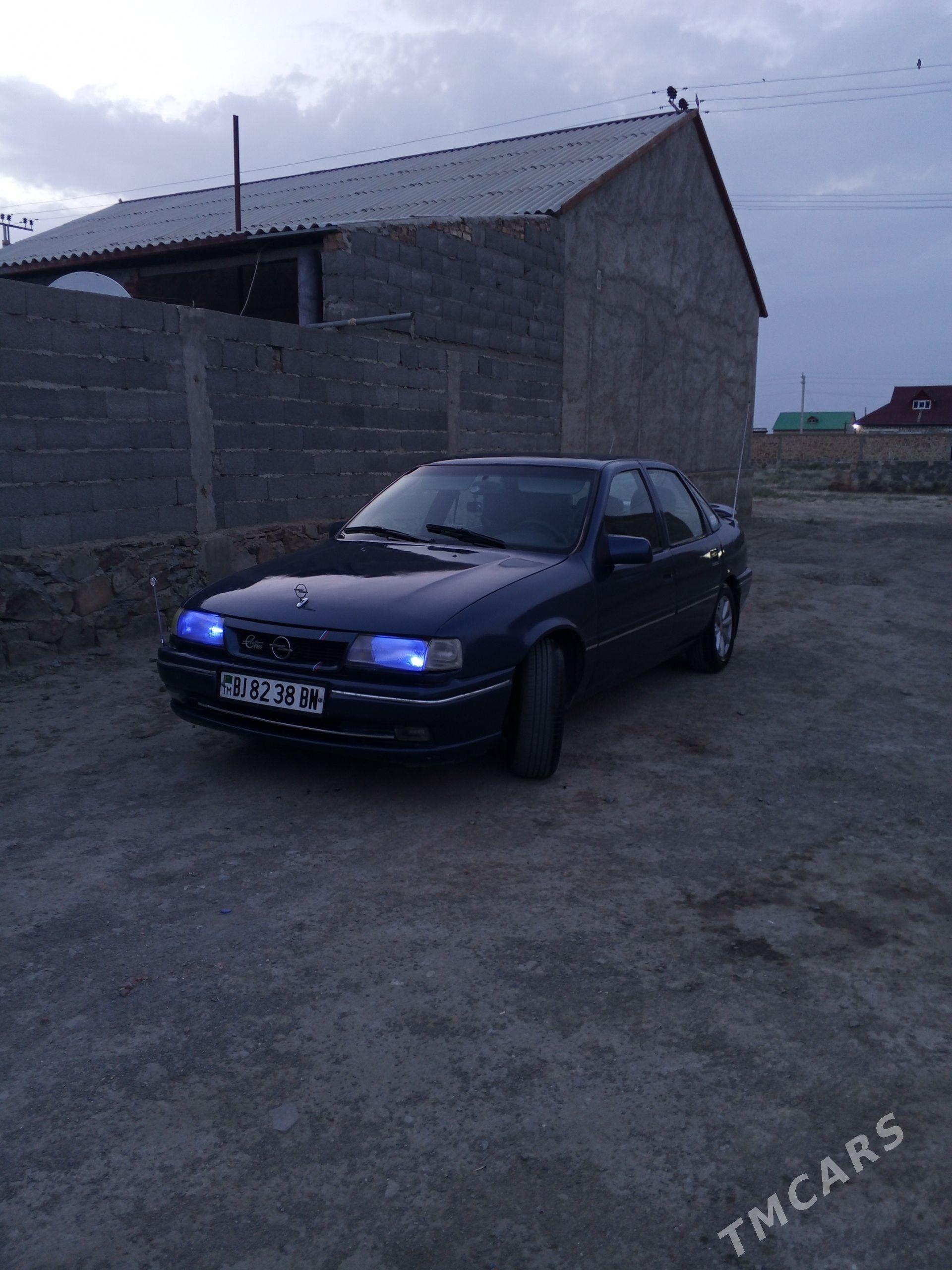 Opel Vectra 1992 - 45 000 TMT - Bereket - img 1