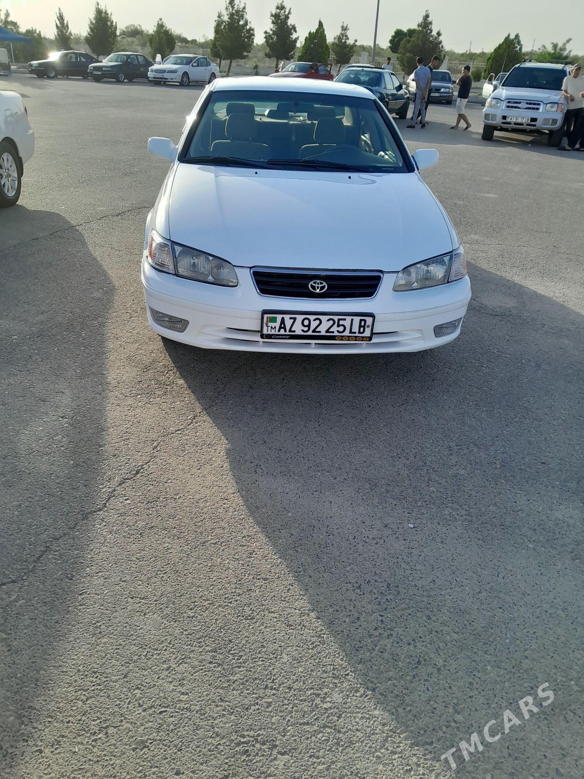 Toyota Camry 2001 - 155 000 TMT - Саят - img 1