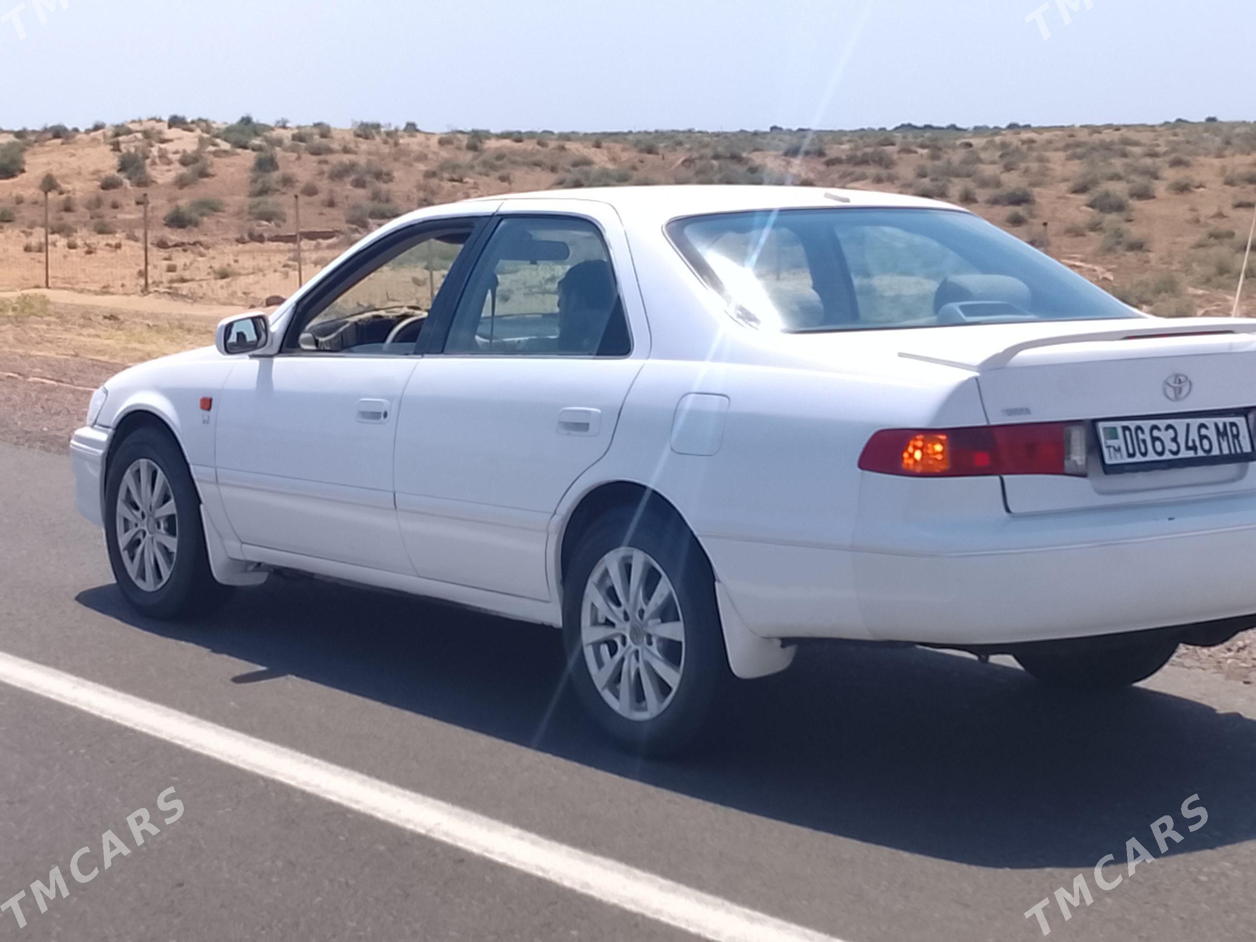 Toyota Camry 2000 - 125 000 TMT - Мары - img 1