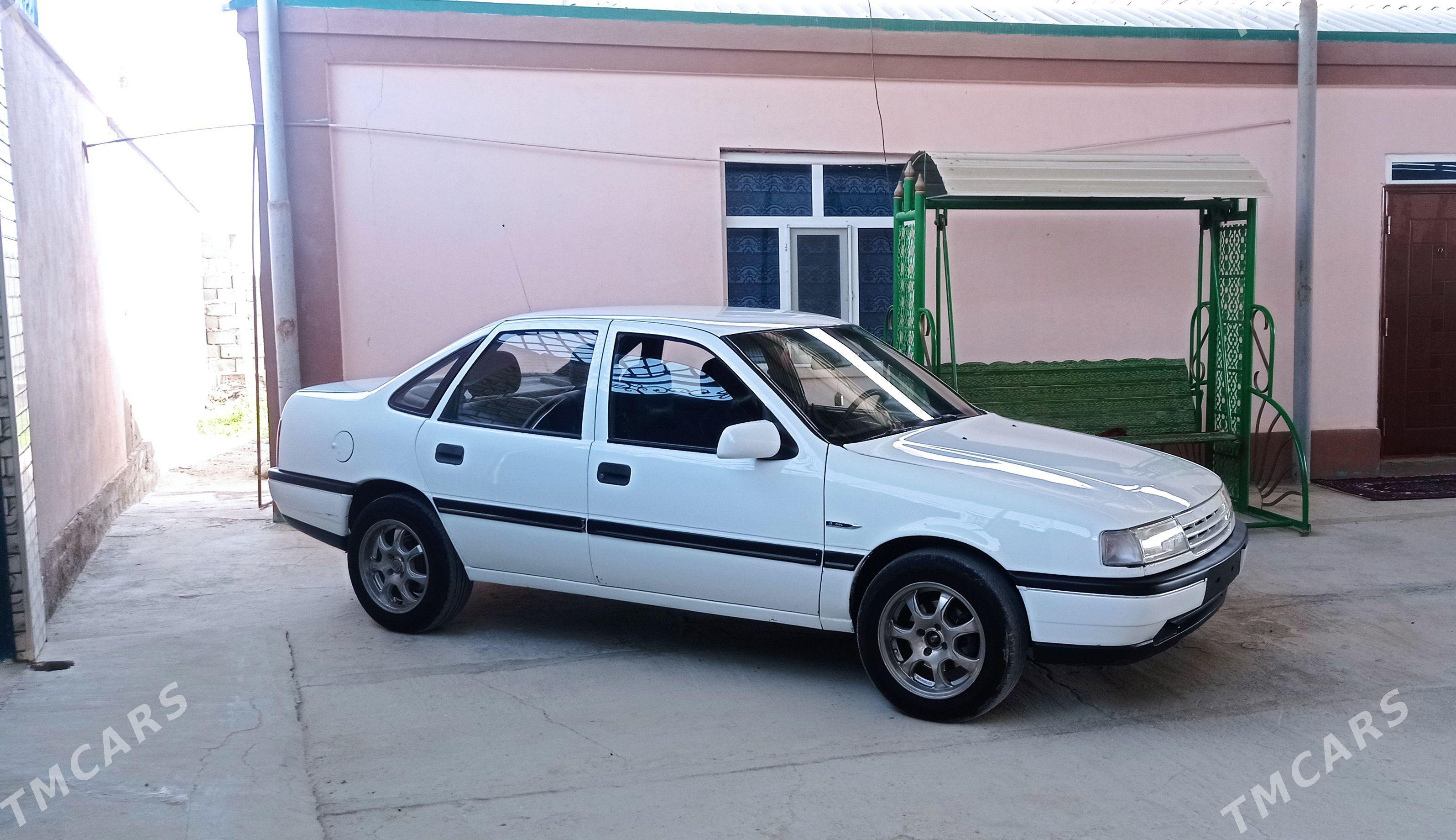 Opel Vectra 1992 - 43 000 TMT - Бахарден - img 1