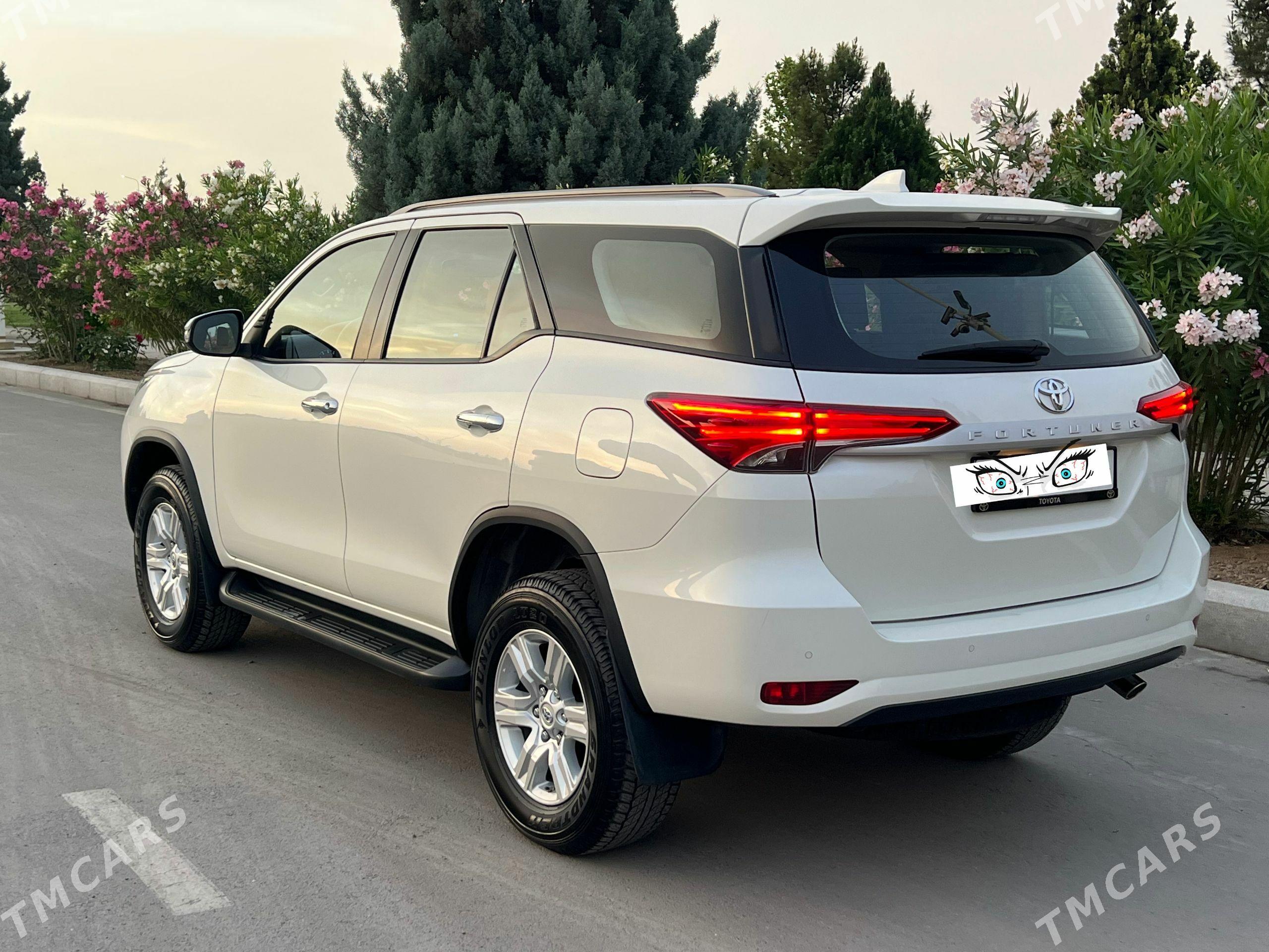 Toyota Fortuner 2023 - 625 000 TMT - Aşgabat - img 1