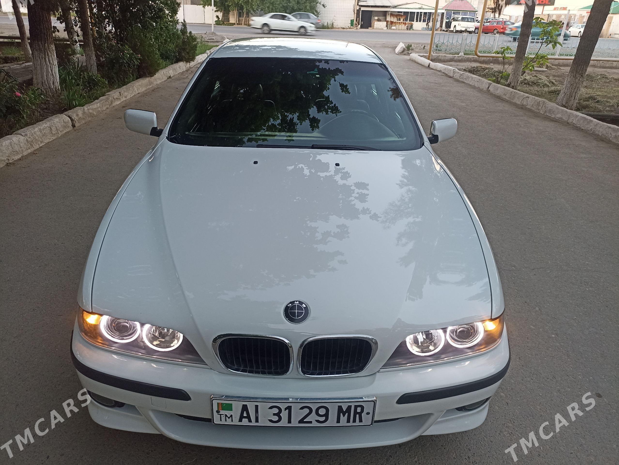BMW E39 1999 - 130 000 TMT - Mary - img 1