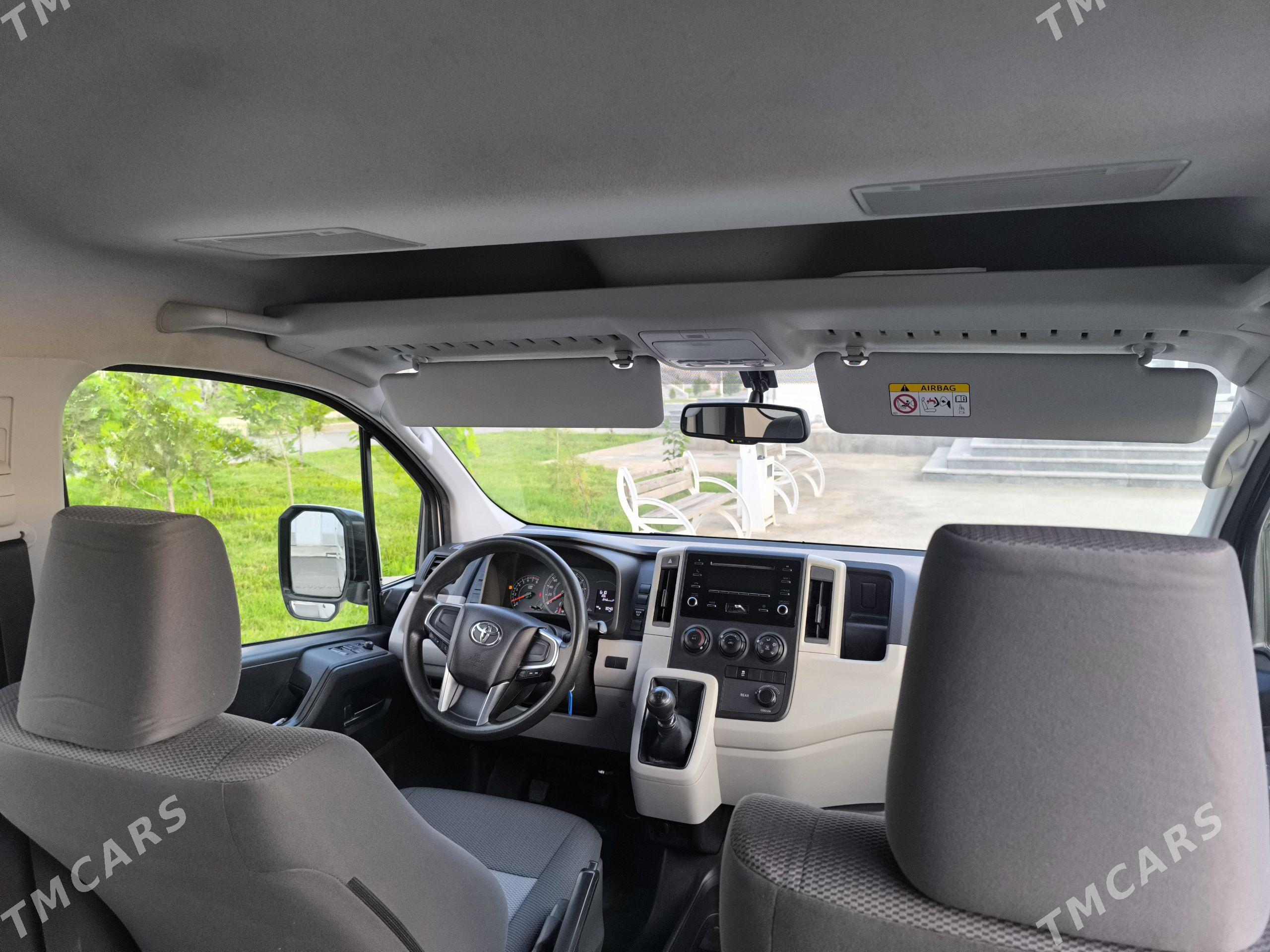 Toyota Hiace 2019 - 680 000 TMT - Arkadag - img 1