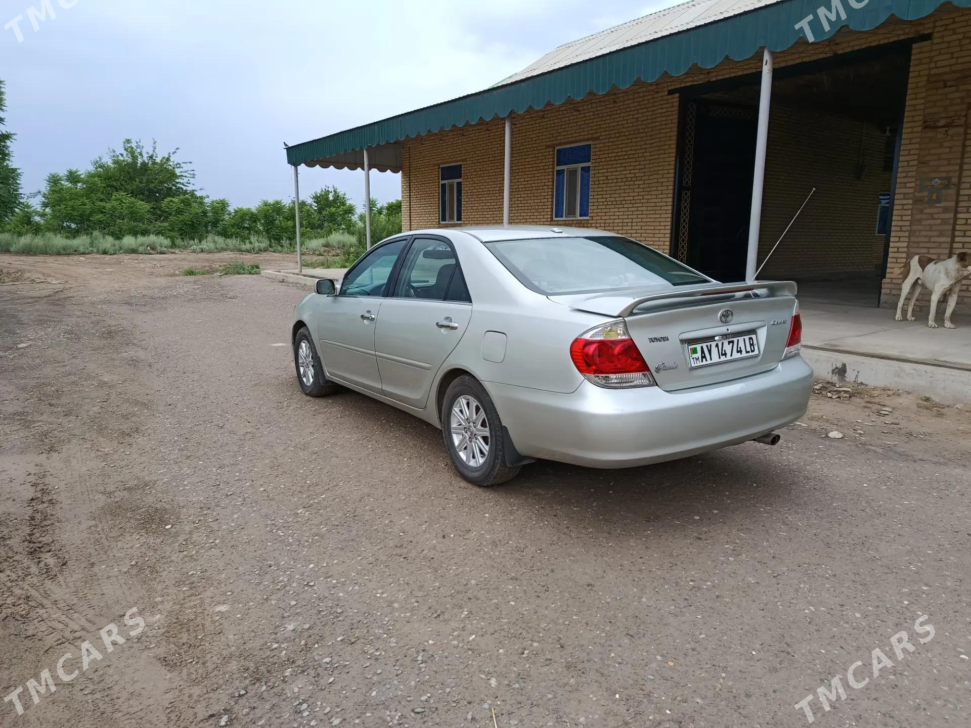 Toyota Camry 2004 - 180 000 TMT - Саят - img 1