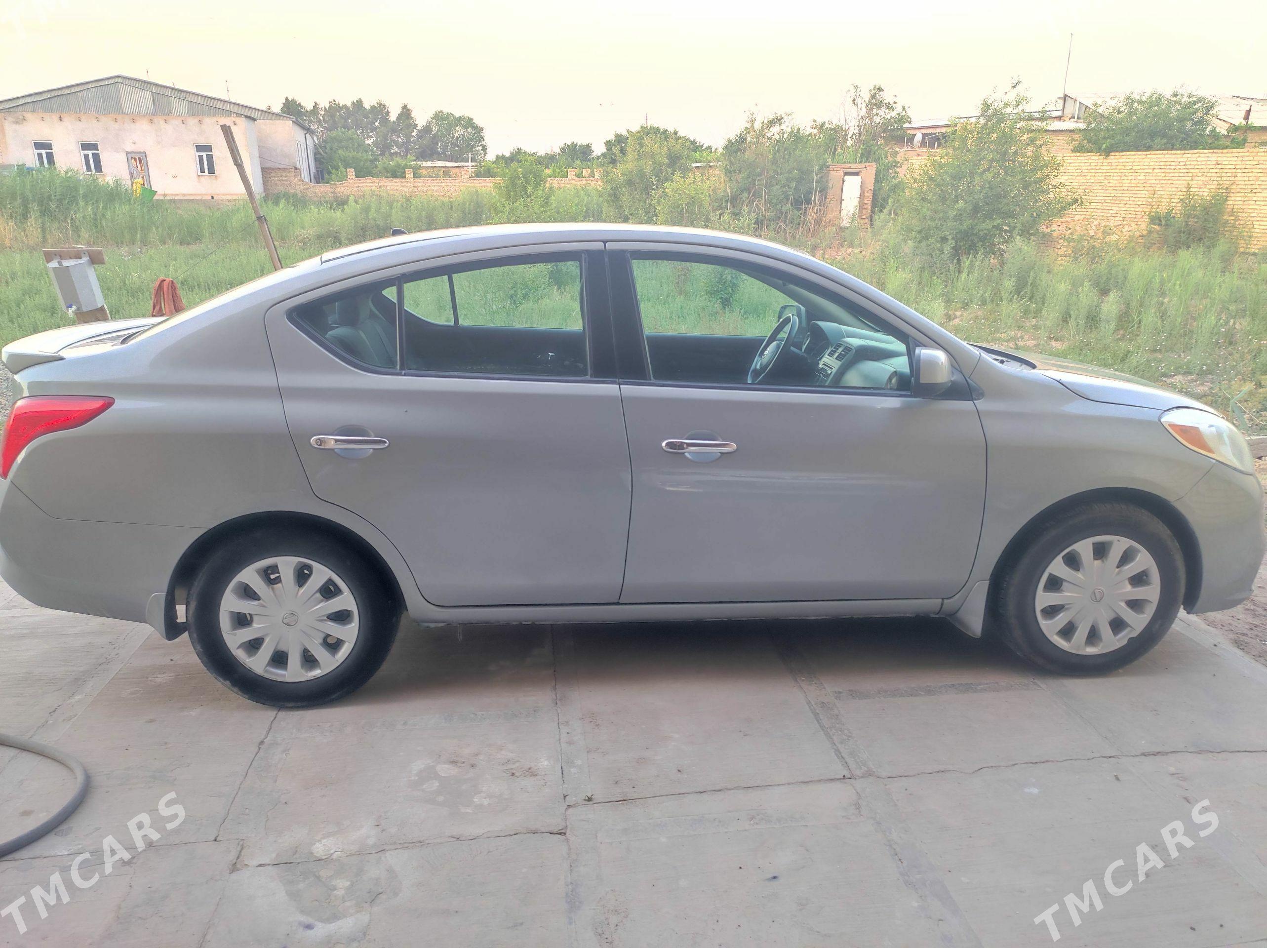 Nissan Versa 2013 - 140 000 TMT - Türkmenabat - img 1