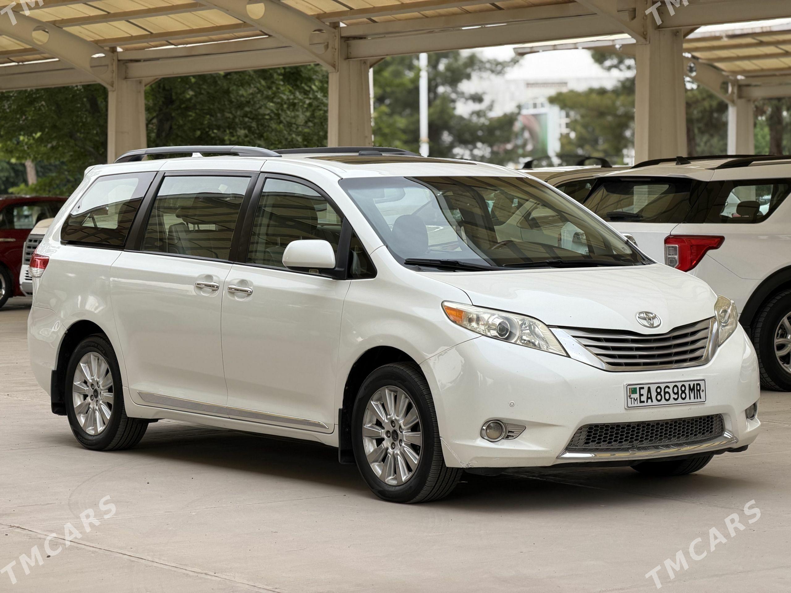 Toyota Sienna 2011 - 370 000 TMT - Мары - img 1