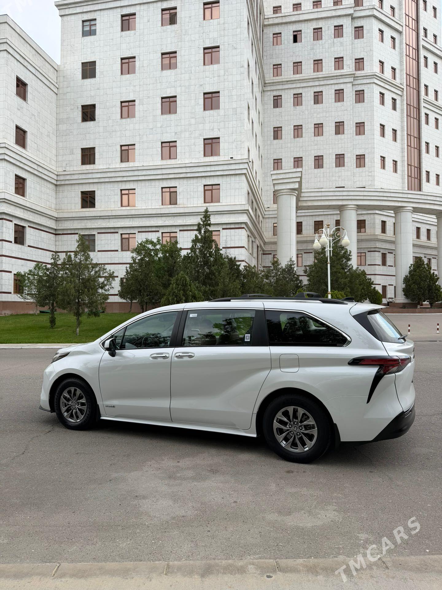 Toyota Sienna 2021 - 540 000 TMT - Aşgabat - img 1
