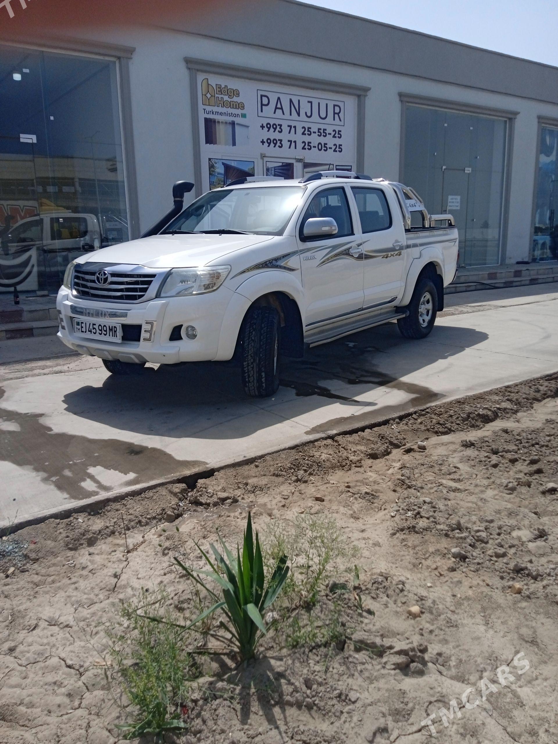 Toyota Hilux 2014 - 400 000 TMT - Мары - img 1
