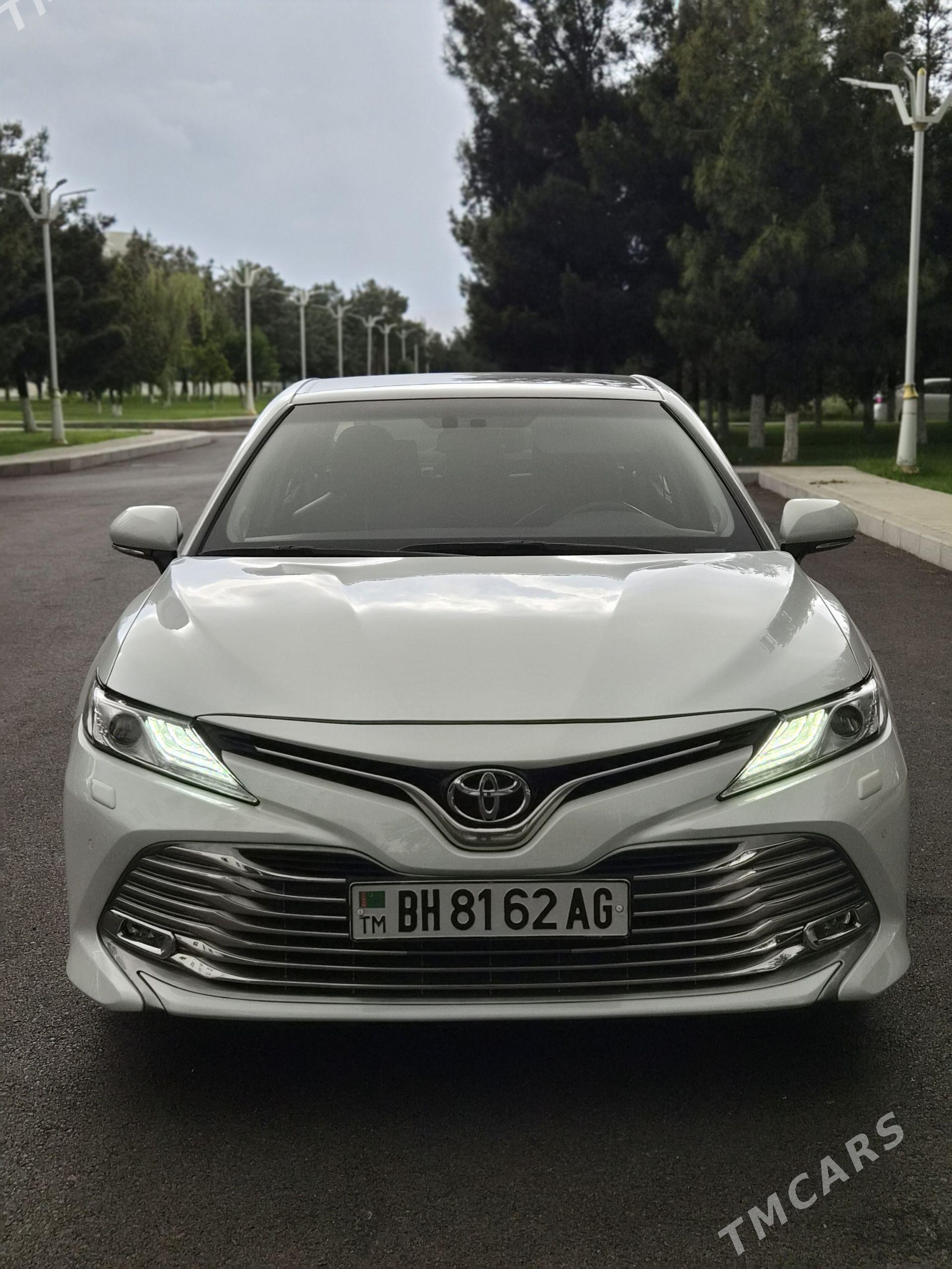 Toyota Camry 2019 - 530 000 TMT - Podwoýski köç. (Bitarap Türkmenistan şaýoly) - img 1