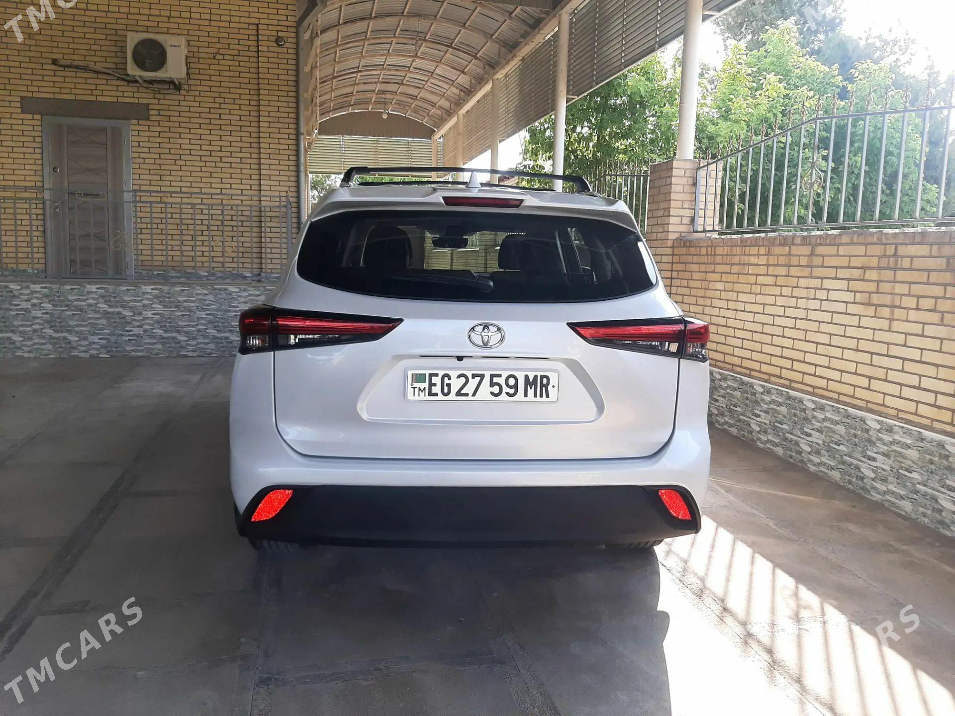 Toyota Highlander 2022 - 555 000 TMT - Garagum etraby - img 1