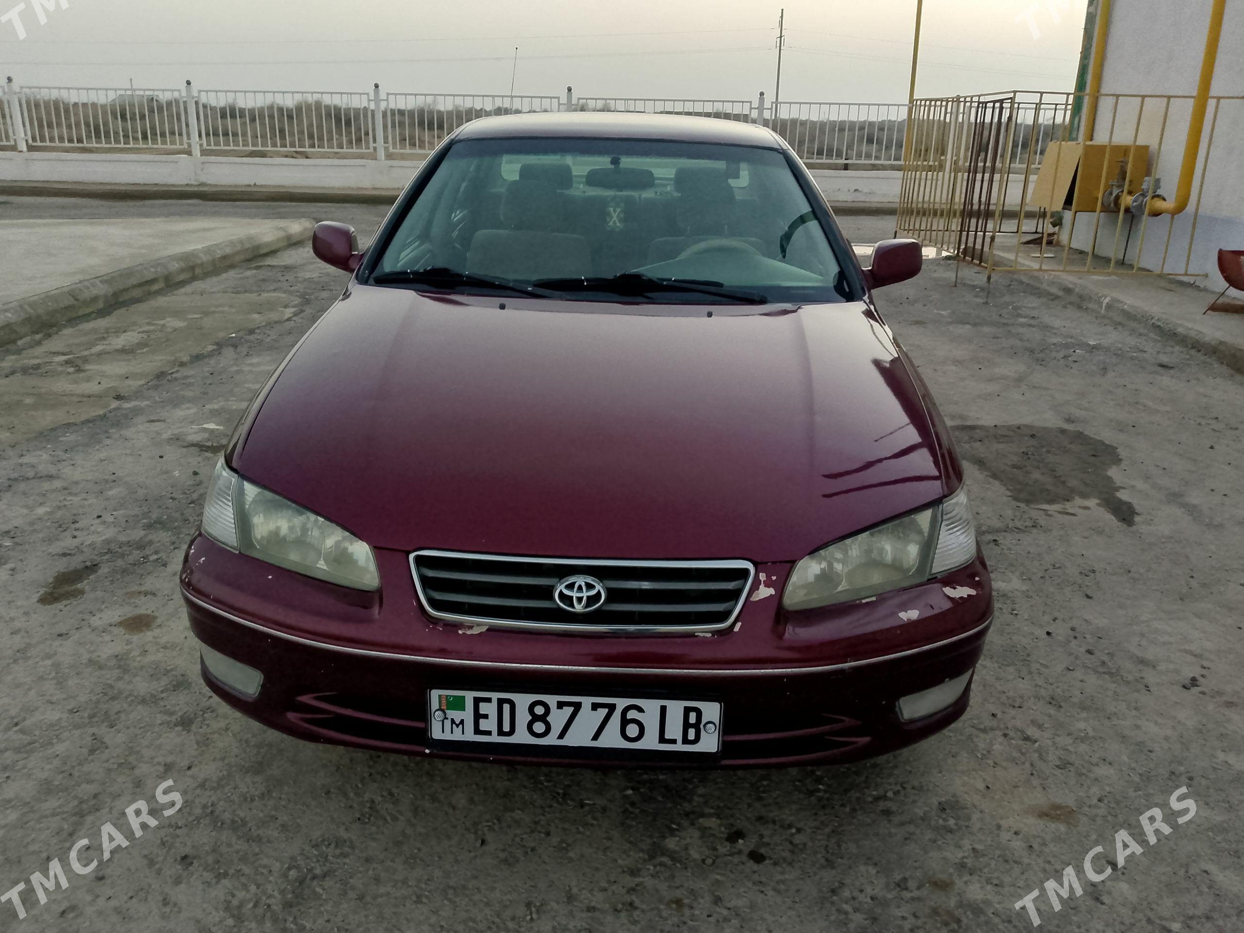Toyota Camry 1999 - 135 000 TMT - Халач - img 1