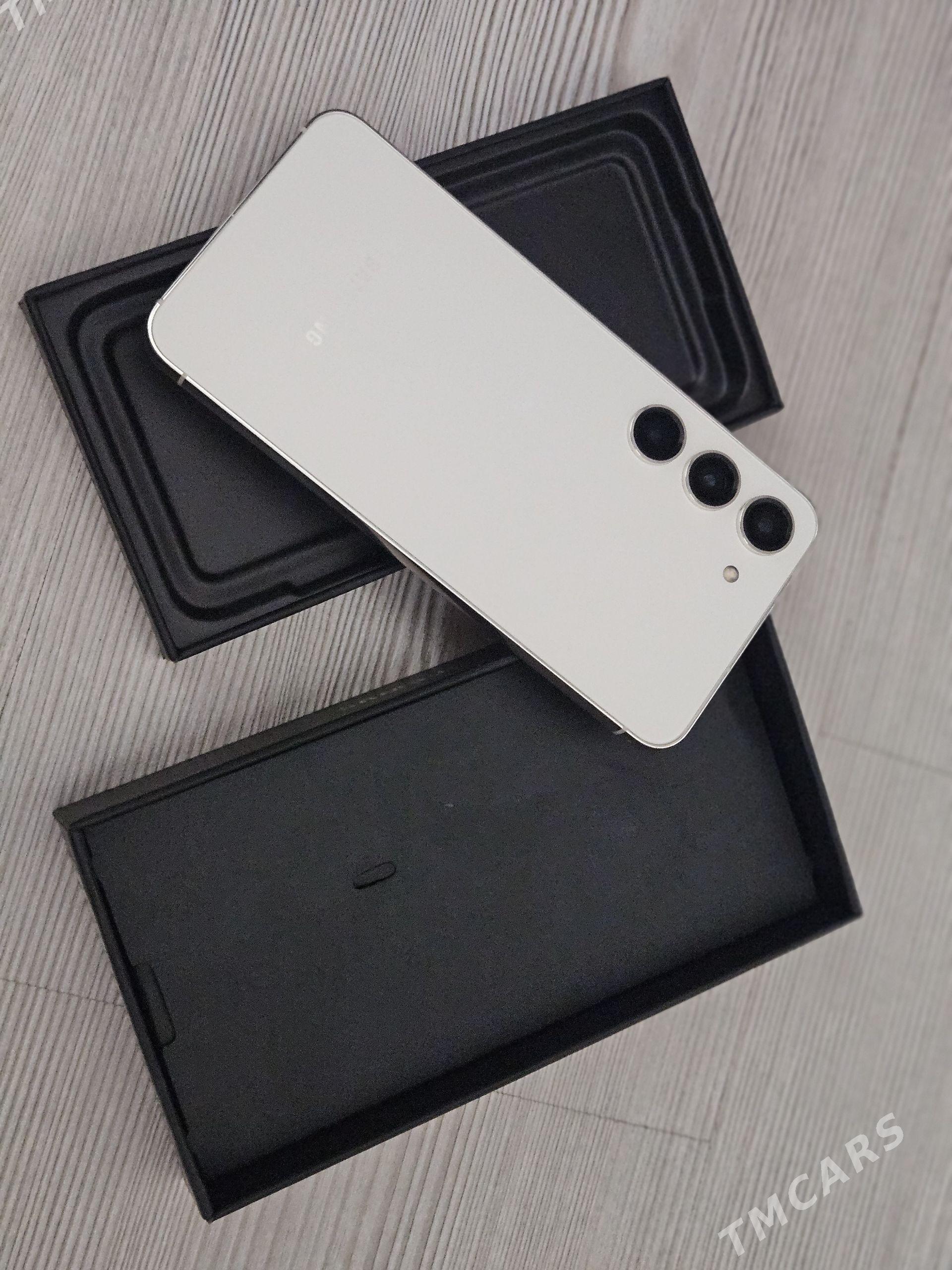Samsung Galaxy S23 - Балканабат - img 1