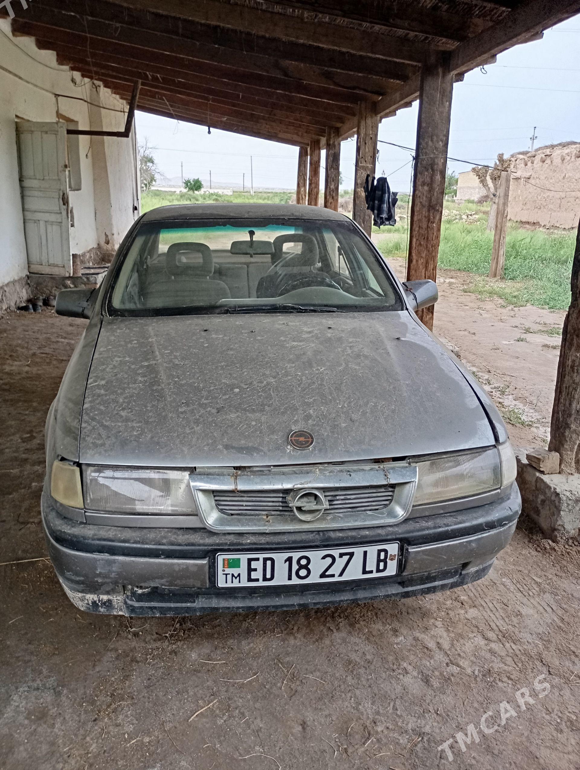 Opel Vectra 1989 - 15 000 TMT - Dostluk - img 1