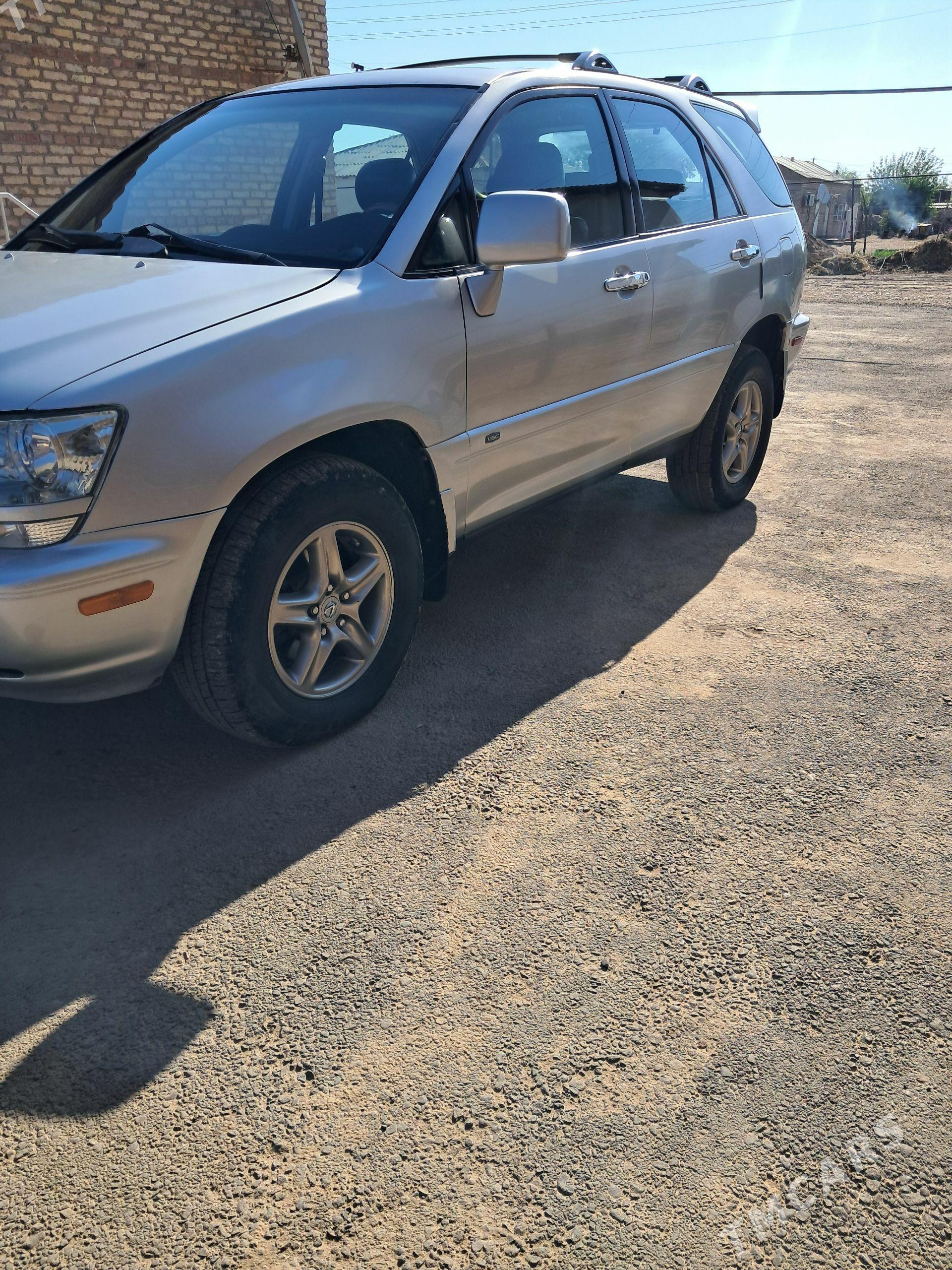 Lexus RX 2002 - 205 000 TMT - Теджен - img 1
