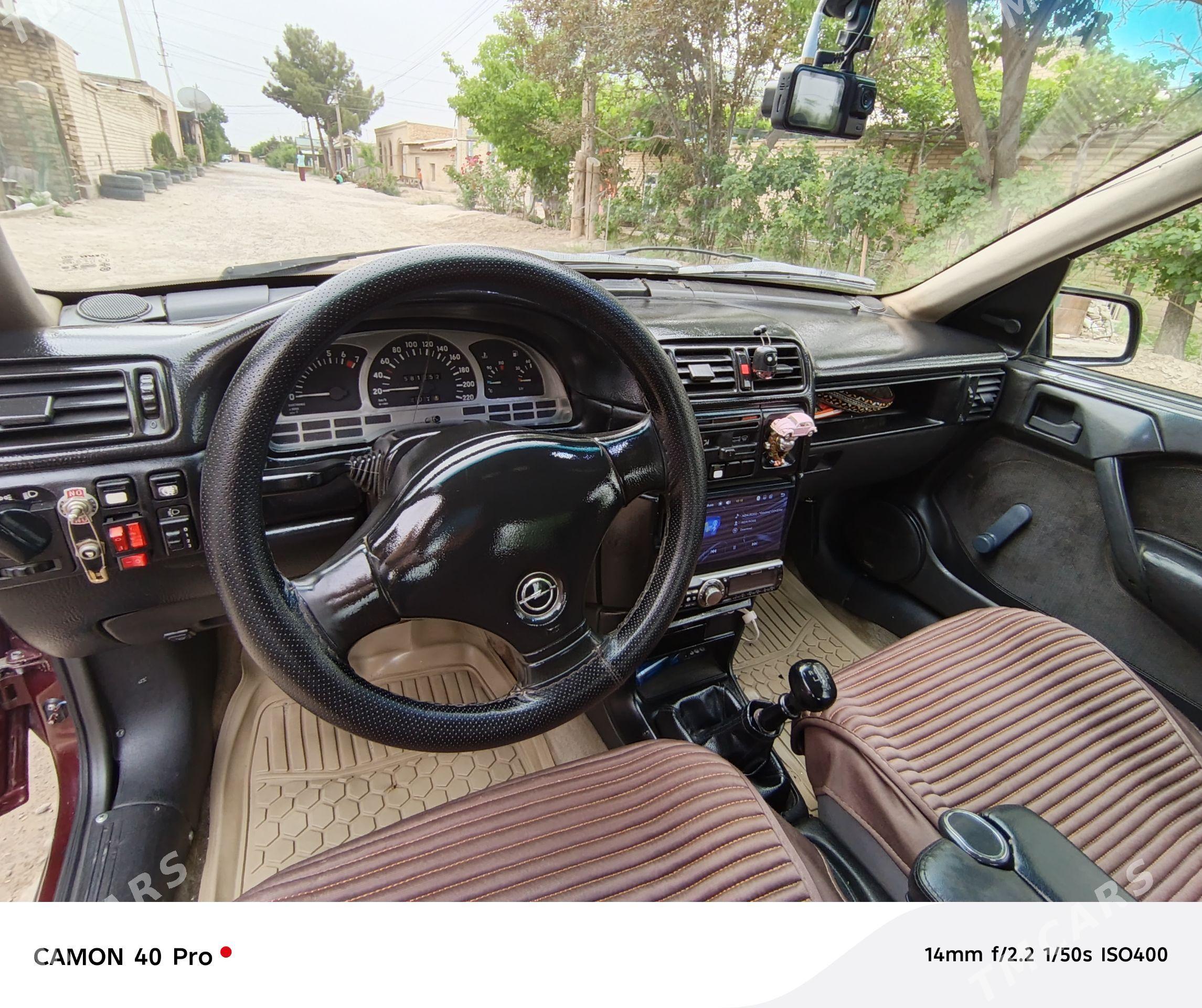 Opel Vectra 1990 - 50 000 TMT - Dänew - img 1