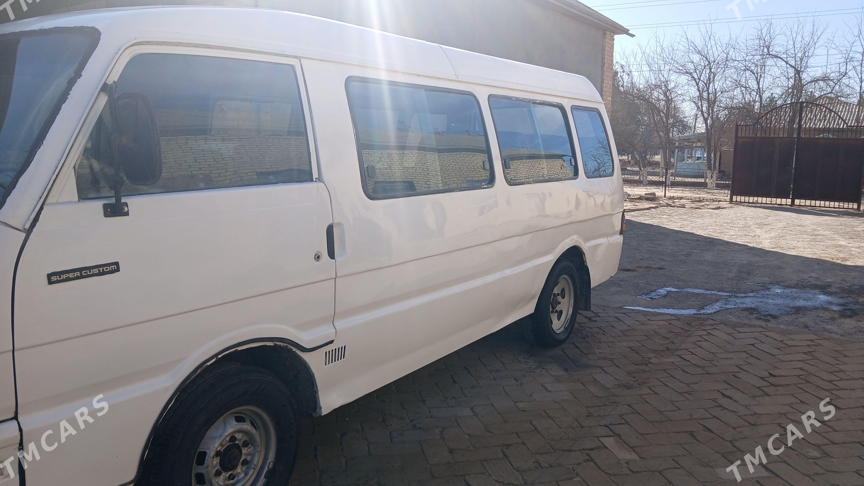 Toyota Hiace 1992 - 40 000 TMT - Murgap - img 1
