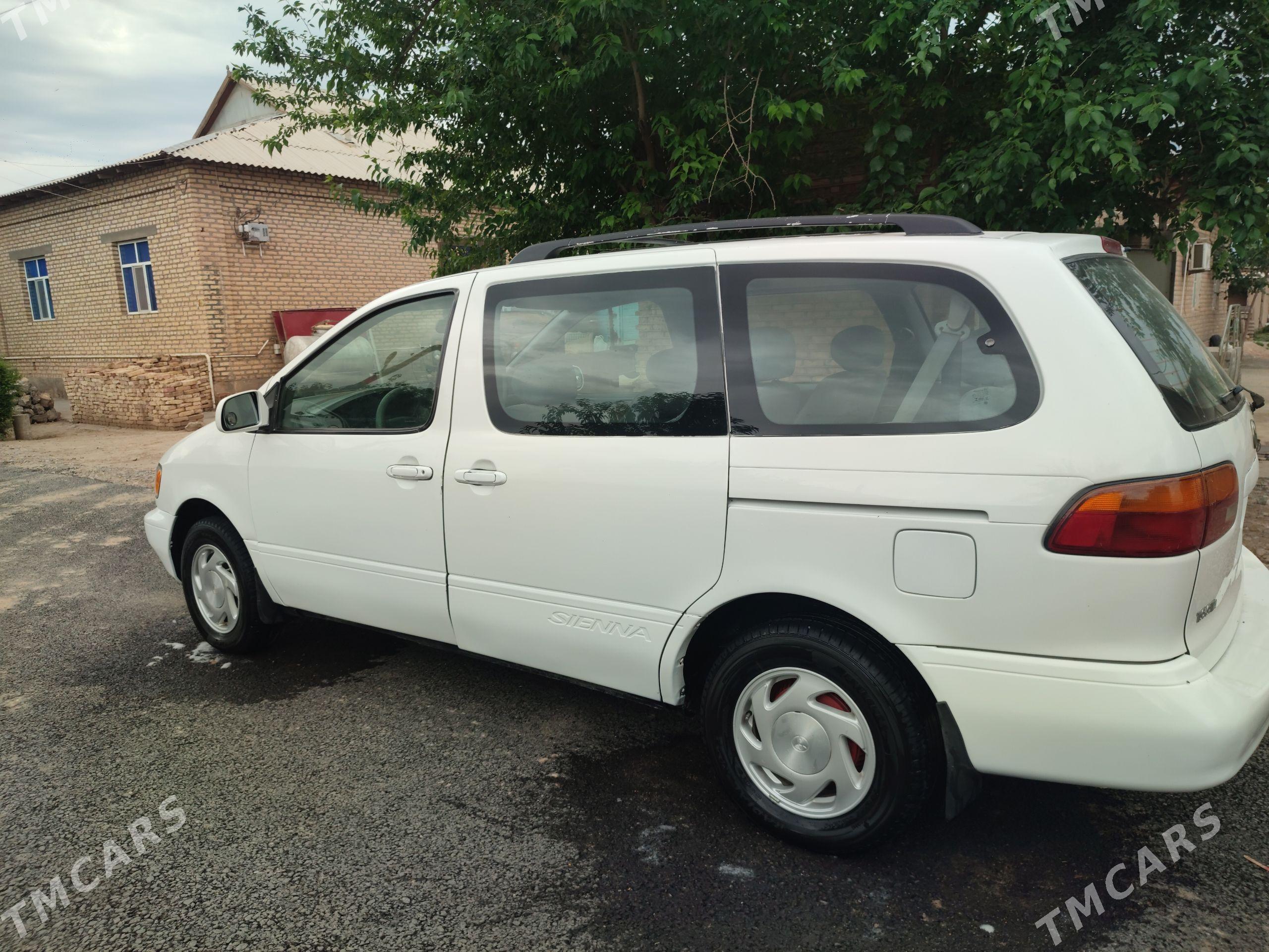 Toyota Sienna 2000 - 160 000 TMT - Babadaýhan - img 1