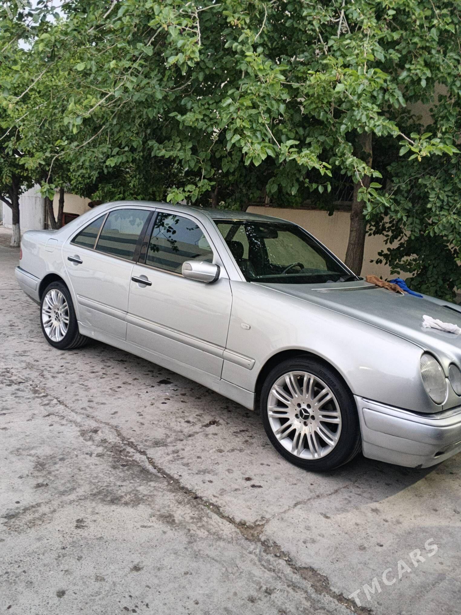 Mercedes-Benz E320 1998 - 100 000 TMT - Бузмеин ГРЭС - img 1