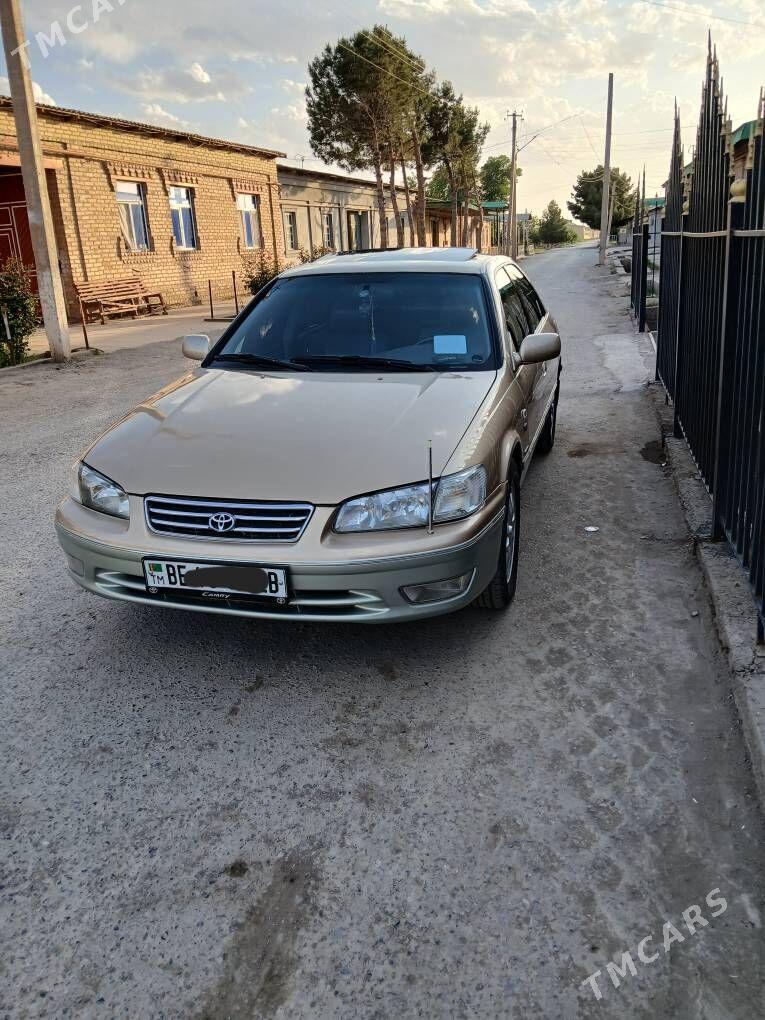 Toyota Camry 2001 - 180 000 TMT - Çärjew - img 1