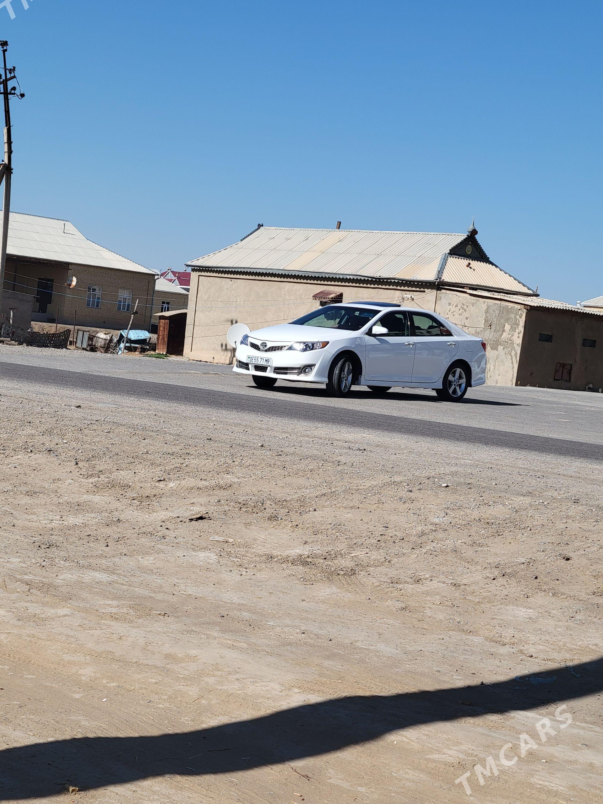 Toyota Camry 2012 - 250 000 TMT - Мары - img 1