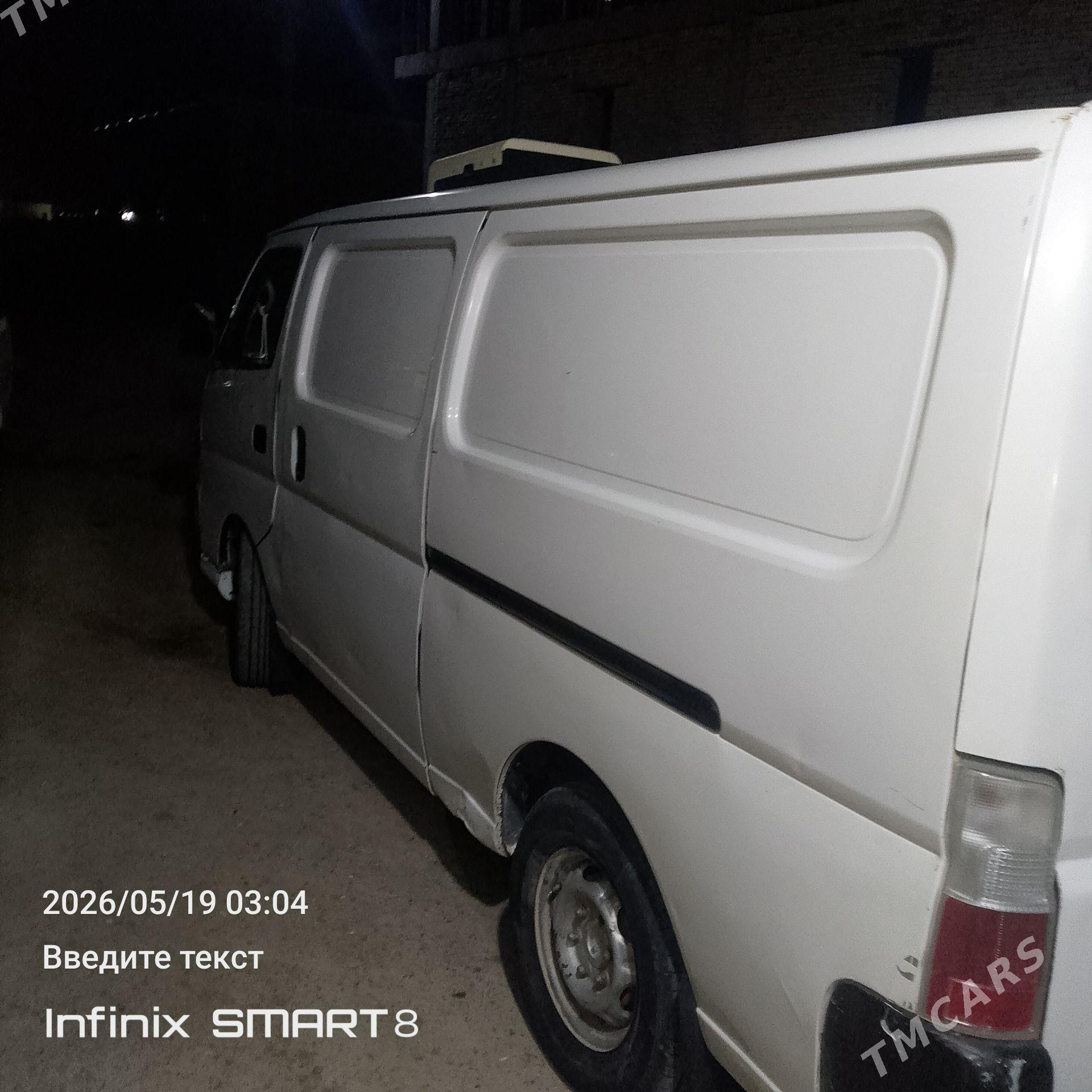 Nissan Urvan 2009 - 125 000 TMT - Murgap - img 1