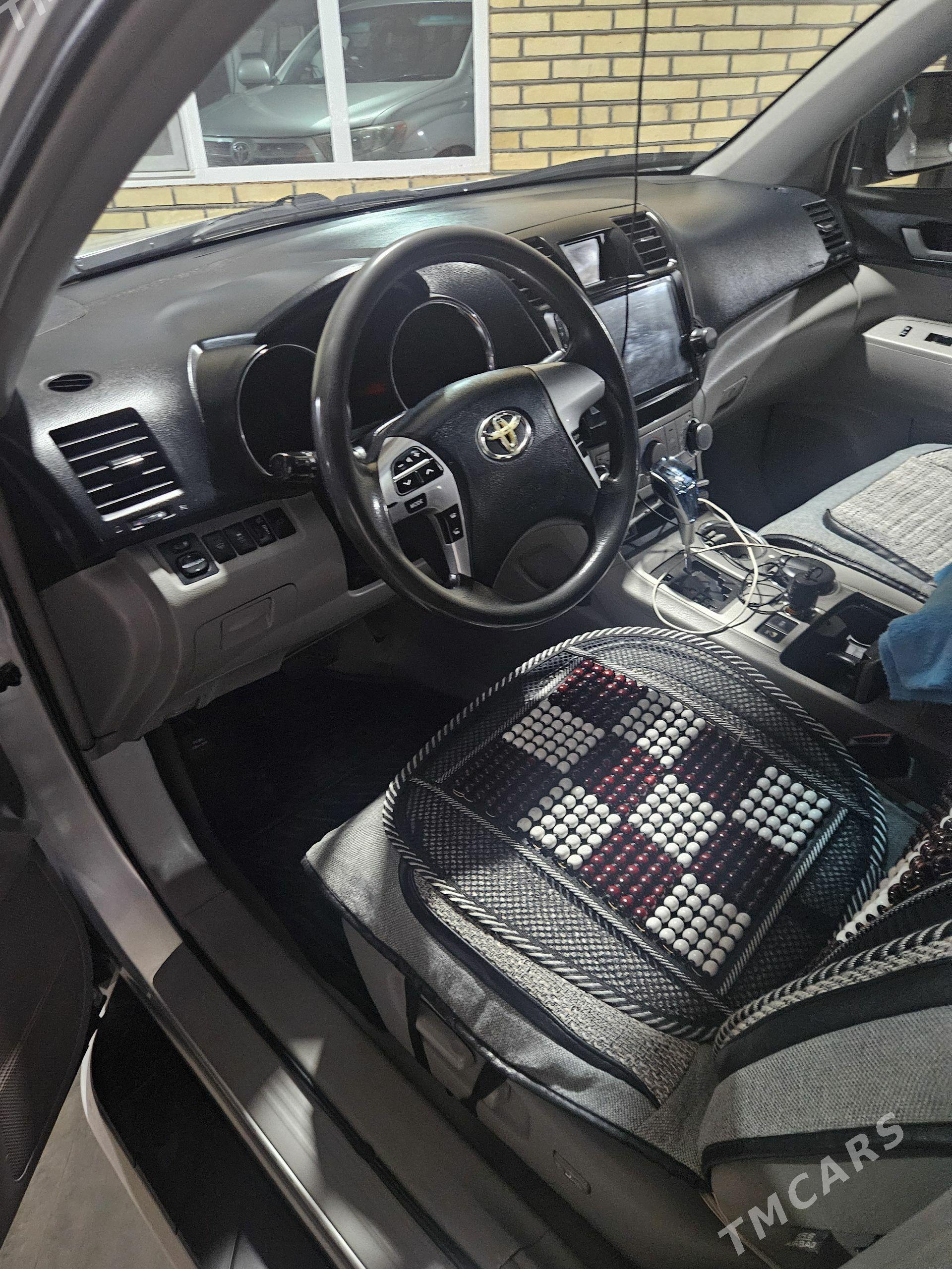 Toyota Highlander 2013 - 400 000 TMT - Серахс - img 1